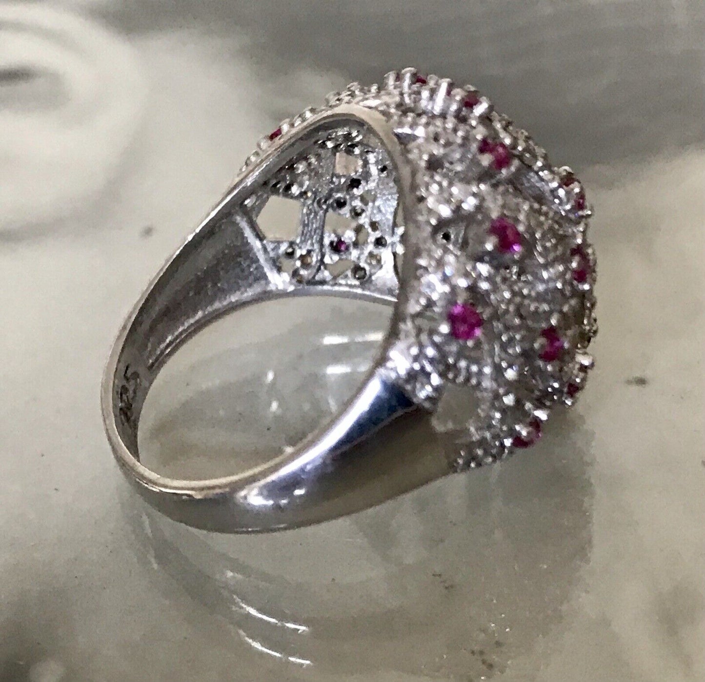 Elegant Wunderschöner DAMEN RING Silber 925 Gr.55 17,5 Rubine?