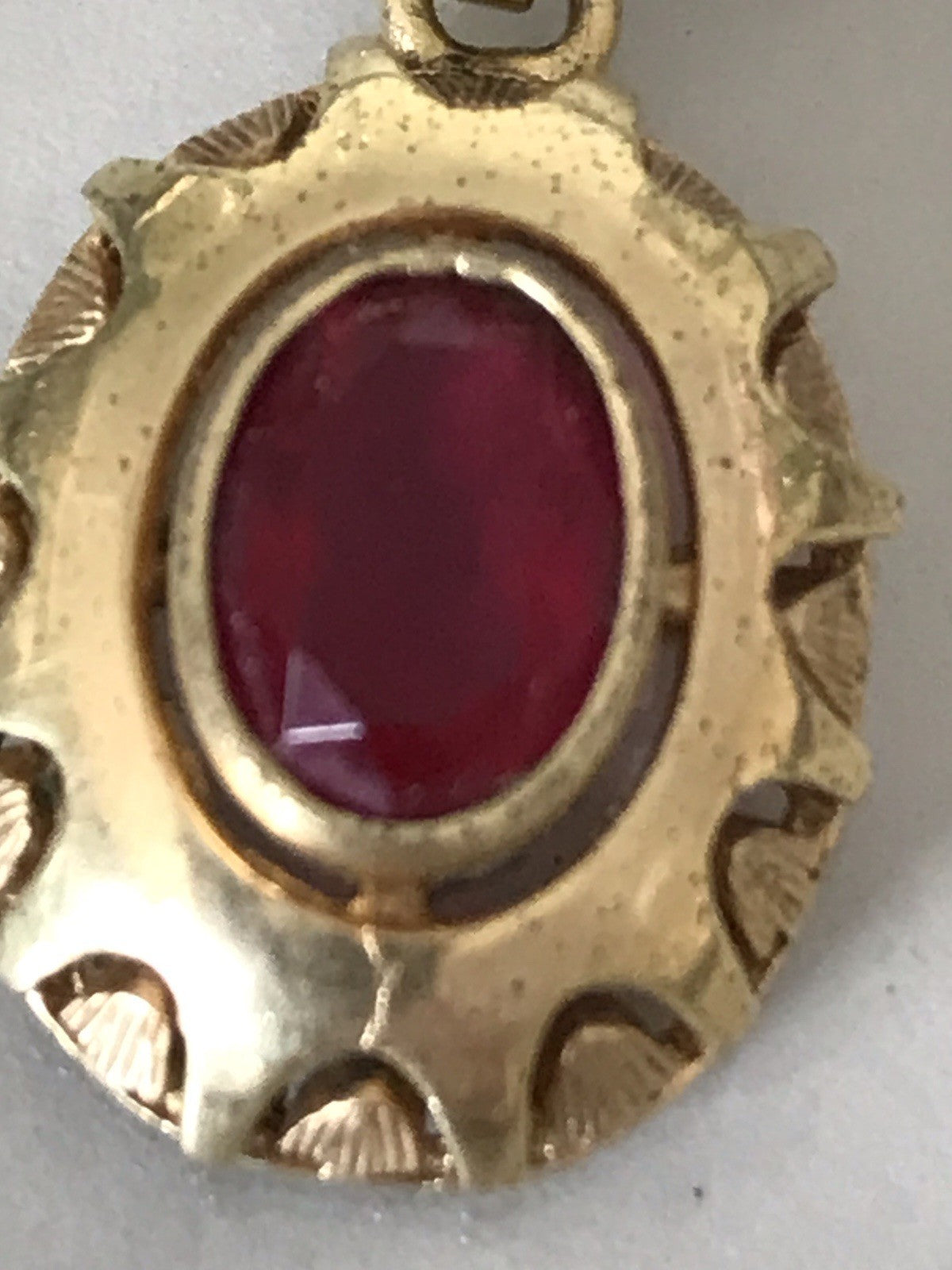 Vintage Anhänger rubin roter Stein Amerik. Doublè vergoldet