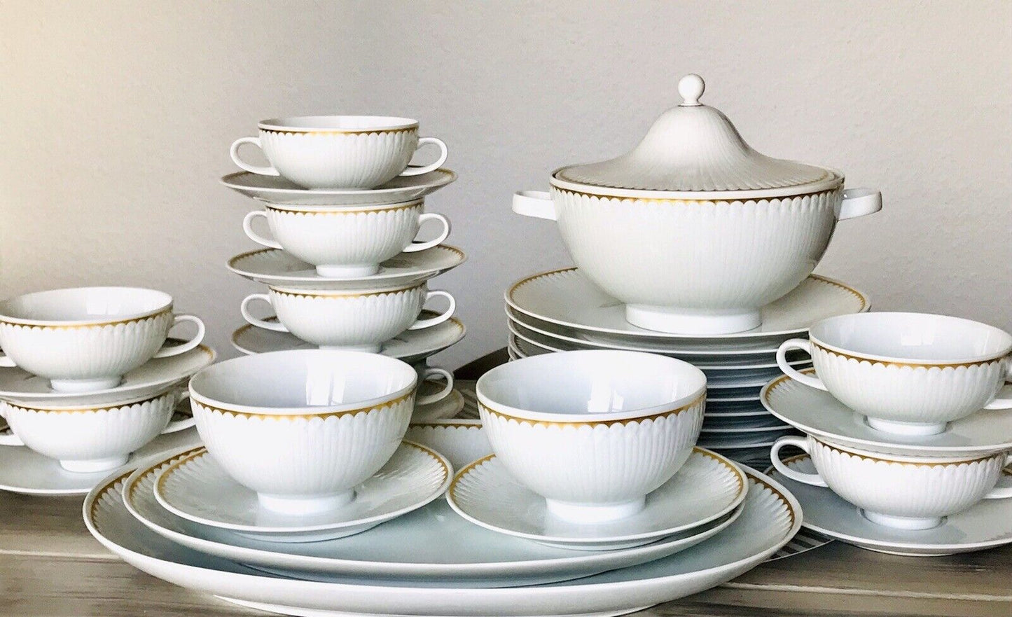 Vintage schönes Porzellan Tafelservice Esservice Hutschenreuther weiß gold MCM