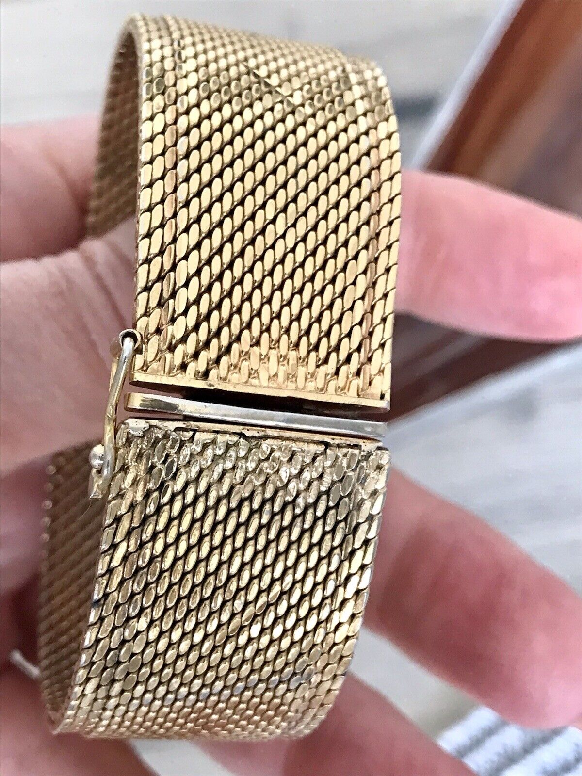Vintage wunderschönes breites Teppicharmband Armband vergoldet
