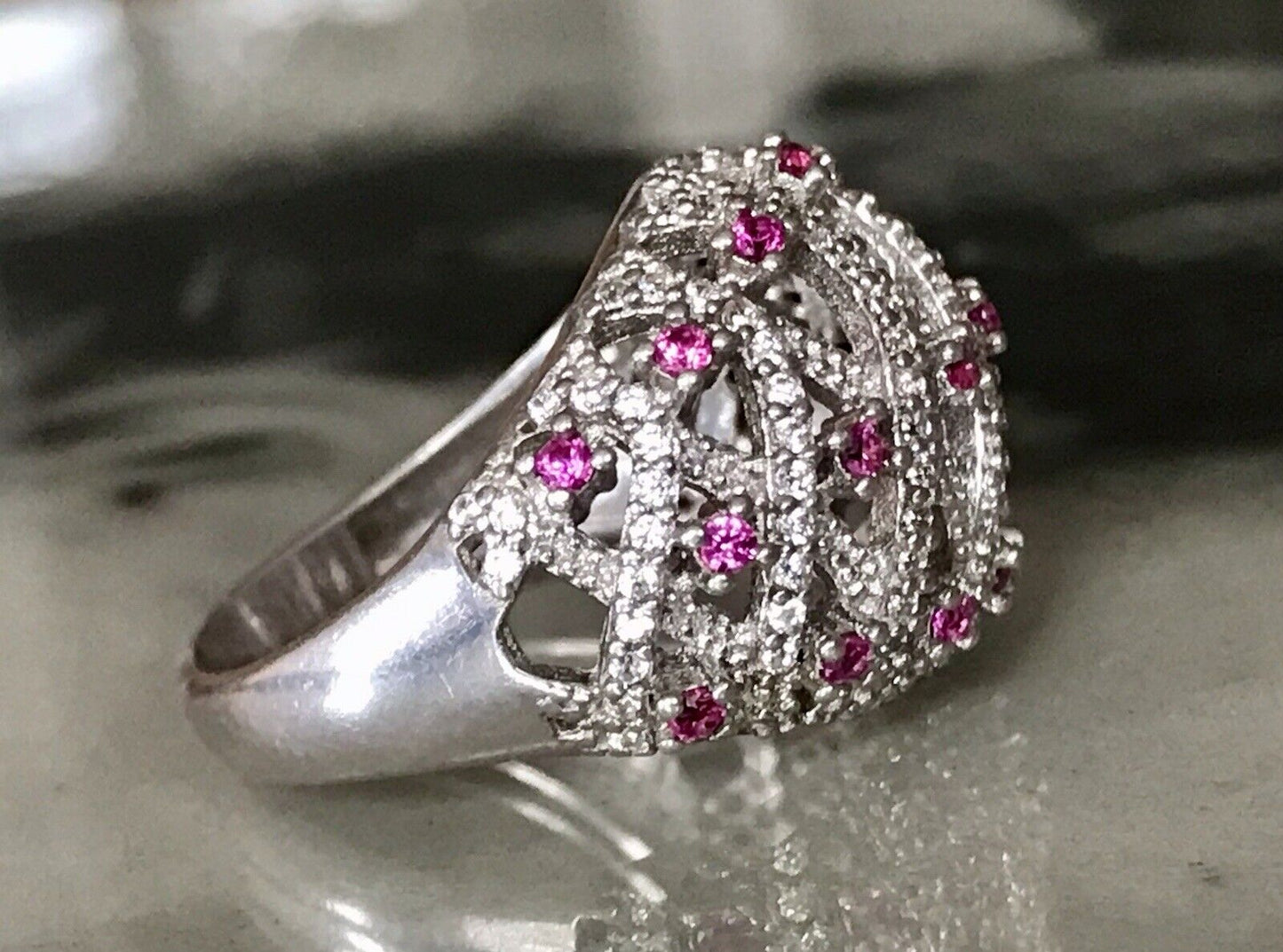 Elegant Wunderschöner DAMEN RING Silber 925 Gr.55 17,5 Rubine?