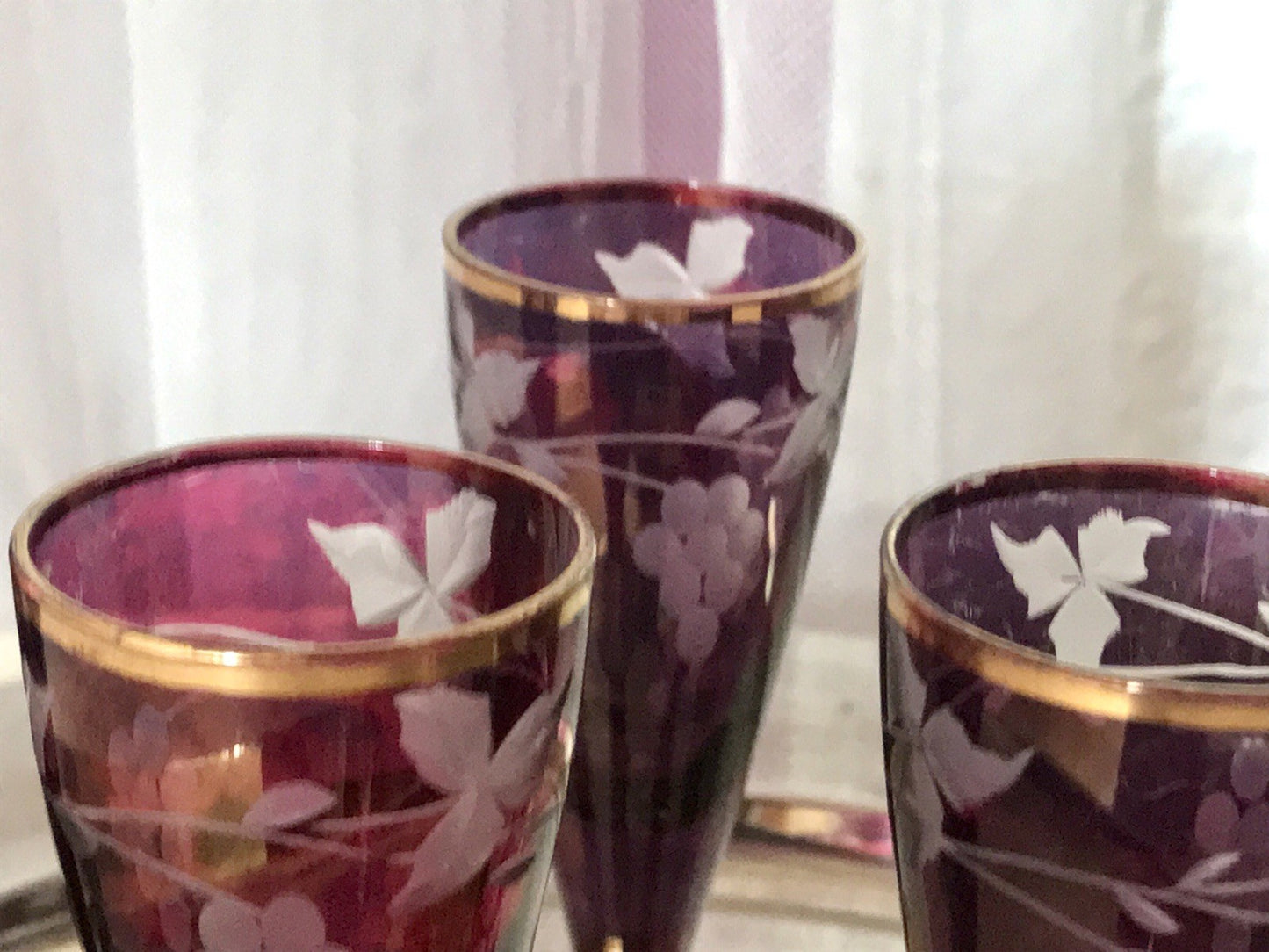 Antik Jugendstil Art Déco 5 Pinnchen Schnapsgläser Golddekor Gläser Schliff ROT