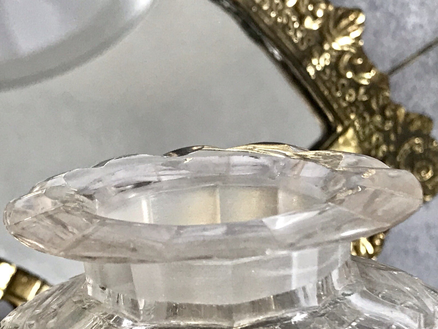 Antik uralt ~1850 Glasdose Schale m. Fuß Bonboniere Kristallglas Schliff Schnitt