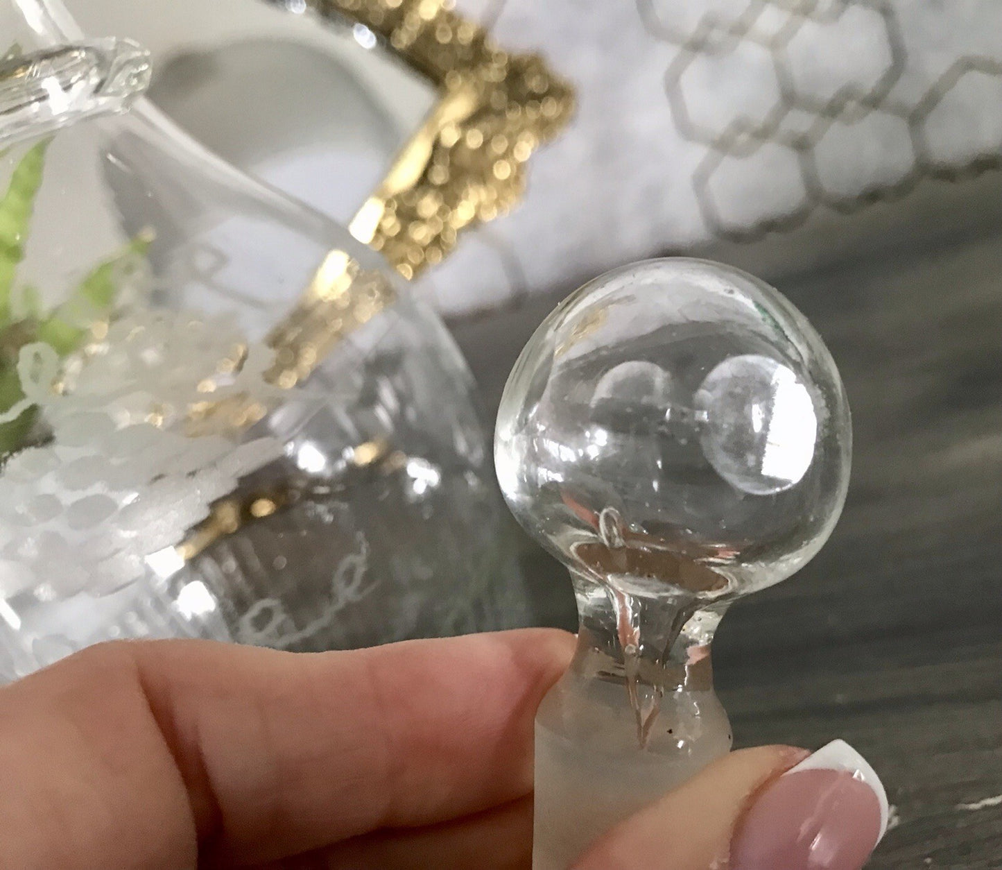 Antik Biedermeier kleine Karaffe Weinkaraffe Dekanter Glas graviert