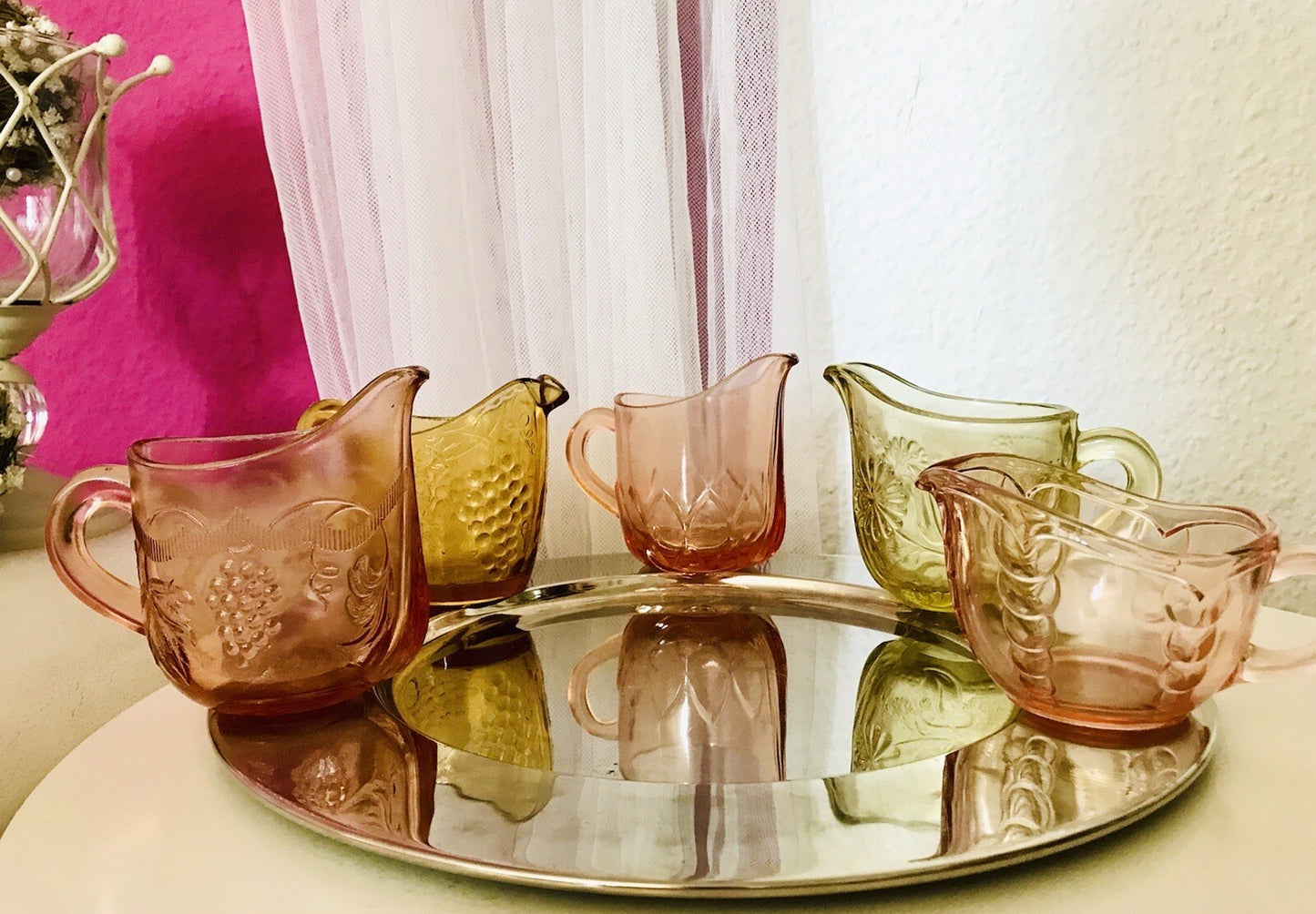 Antik 5 Art Déco Pressglas Sahnegießer Milchkännchen Kännchen Glas gelb rosa
