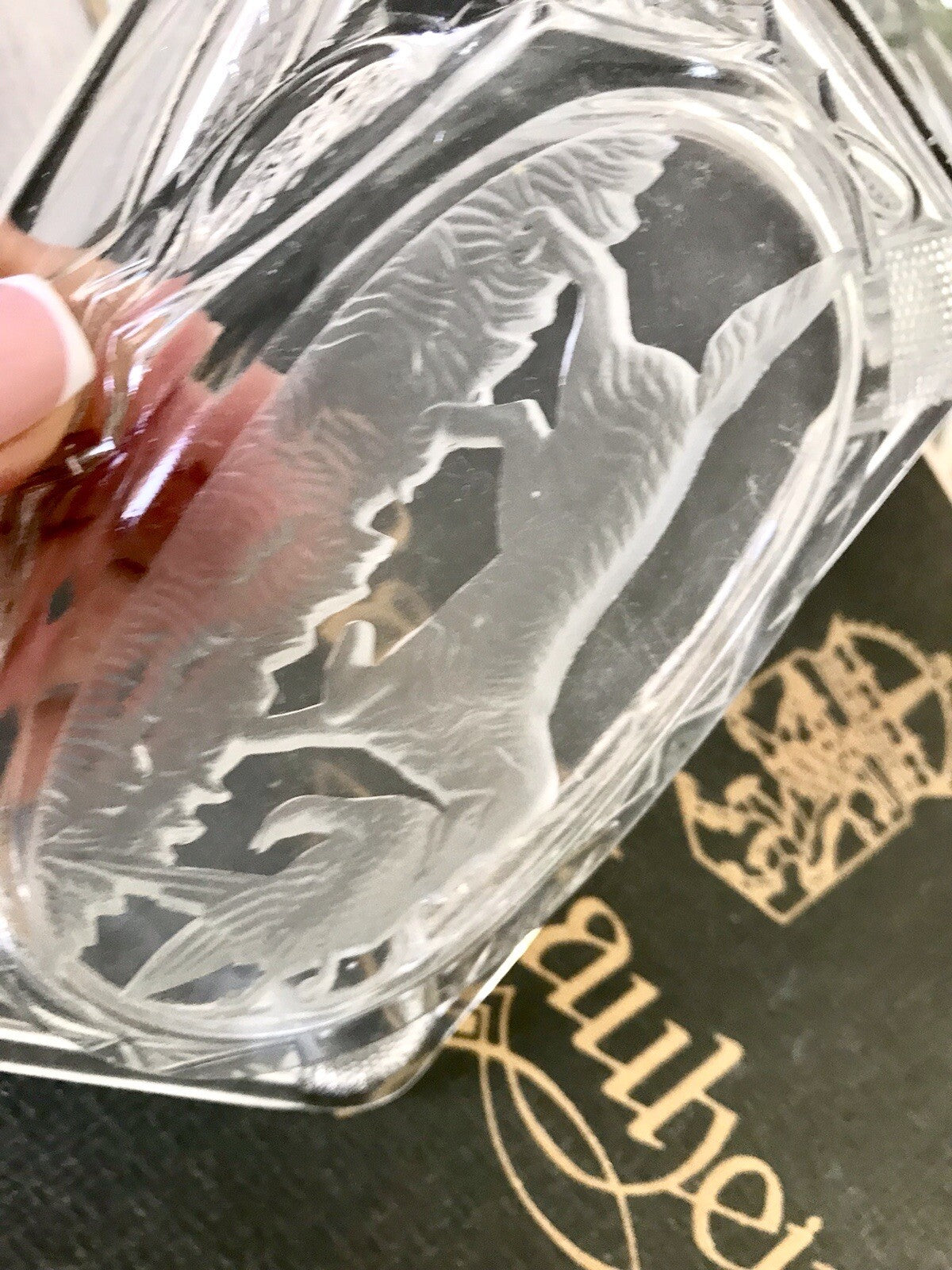 Antik alt Jugendstil Aschenbecher Ascher farblos Glas Pressglas Jagdszene Hund