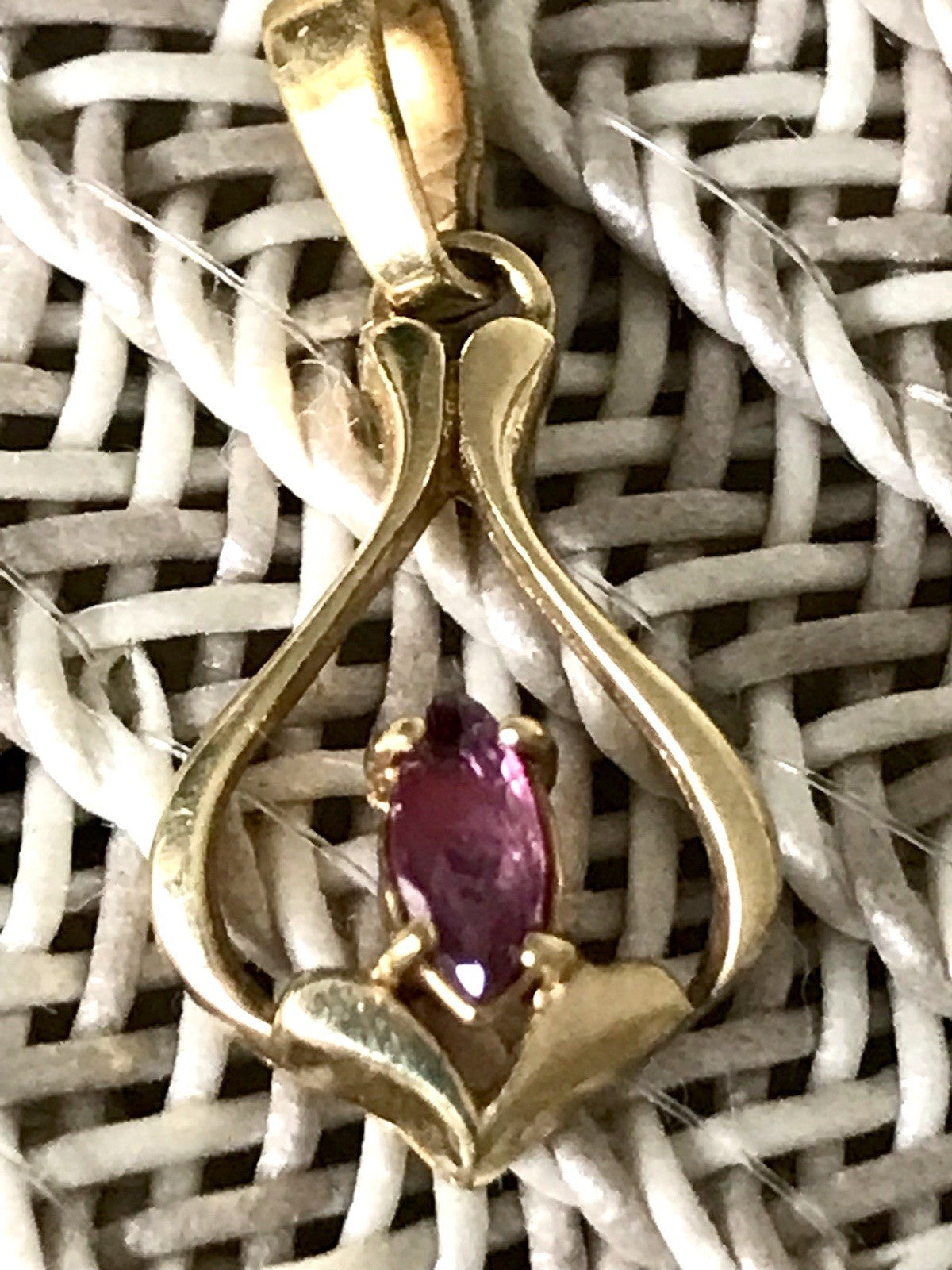 Vintage Designer kleiner Anhänger lila Stein Amethyst? Amerik. Doublè vergoldet