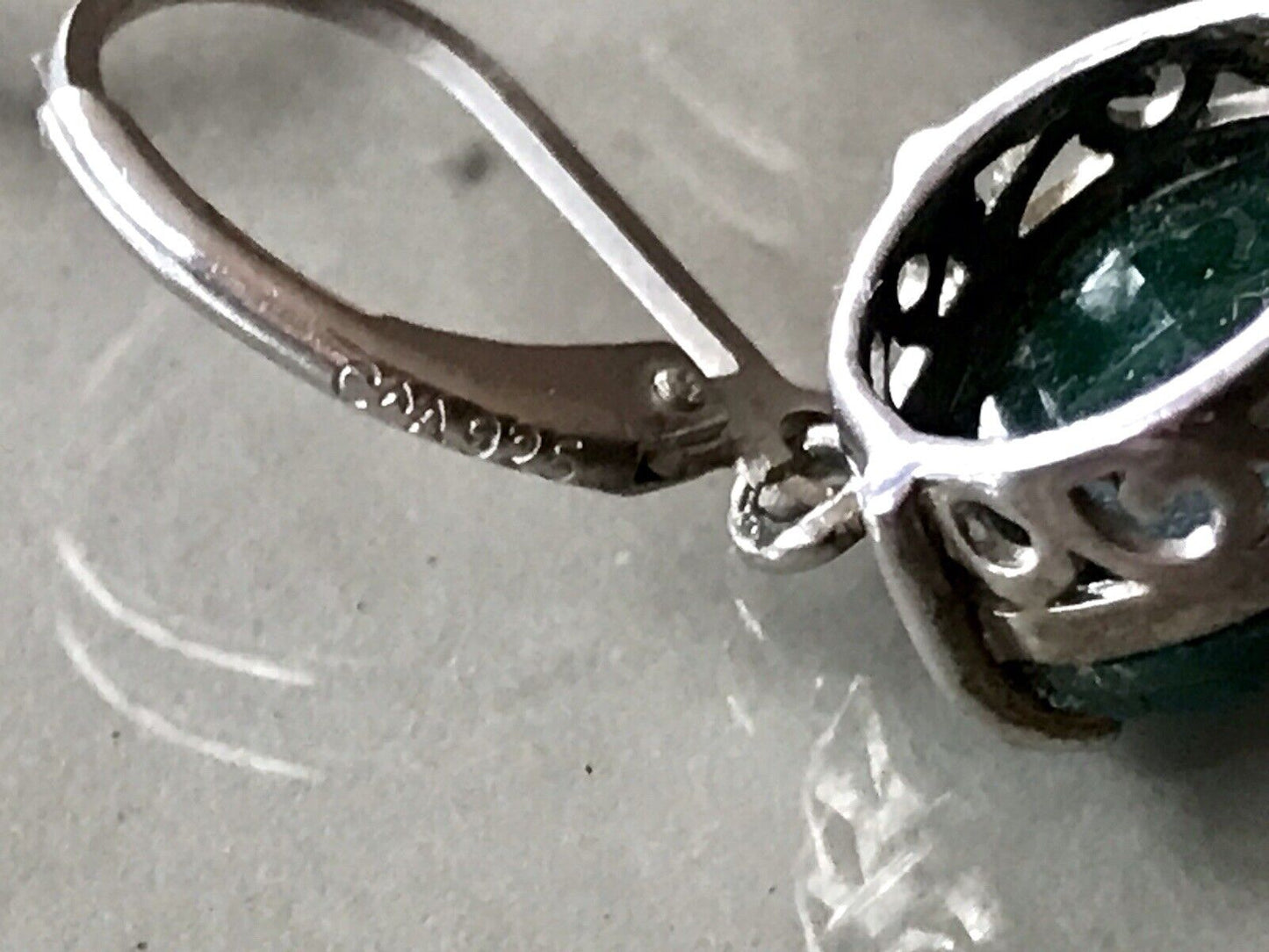 Alt Vintage Ohrringe Ohrhänger DAMEN Silber grüner Stein Onyx?