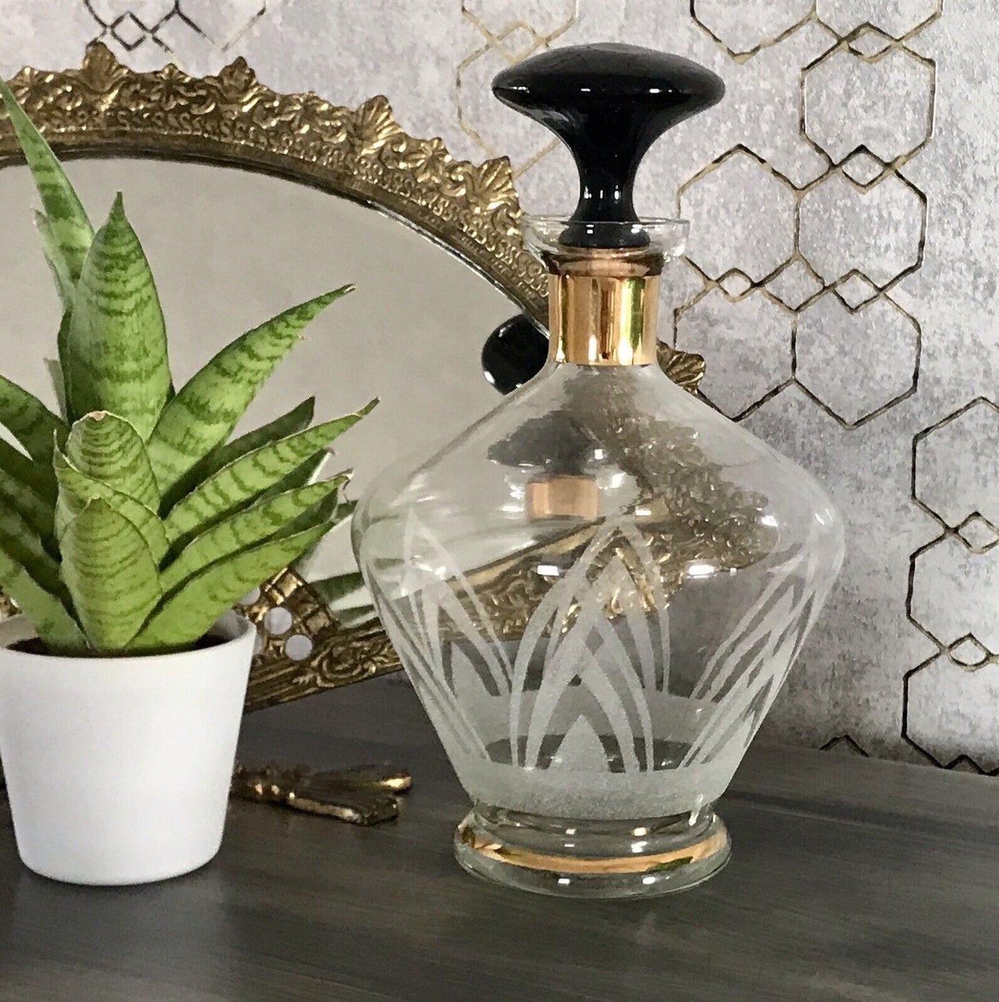 Antik Art Déco Likör Karaffe Glas schwarzer Stopfen Kröselaufschmelzungen