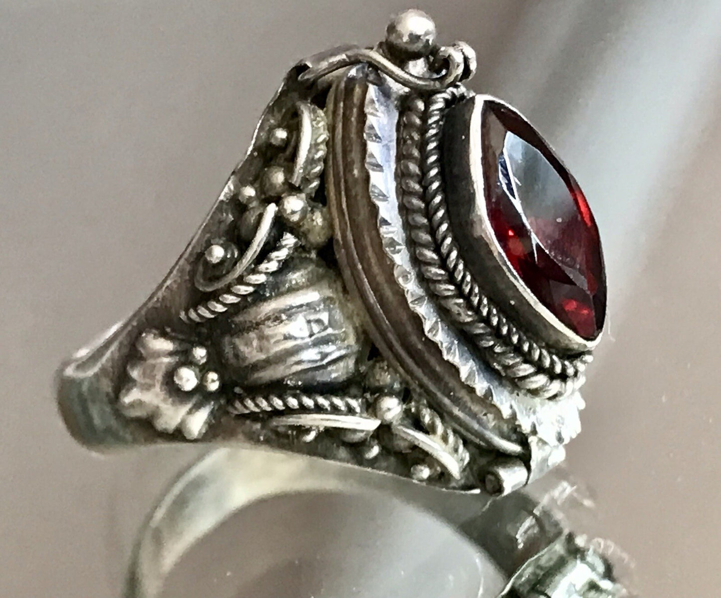 Vintage Edel Granatstein? DAMEN Giftring RING Silber 925 Gr.57