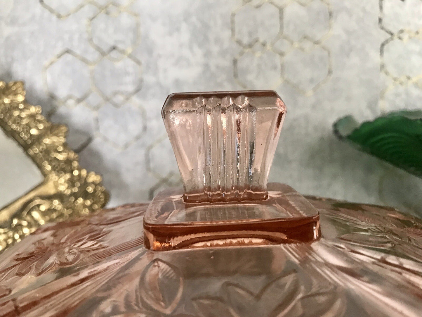 Antik Art Déco Dose Deckeldose Zierdose Pressglas Rosalin rosa Glas