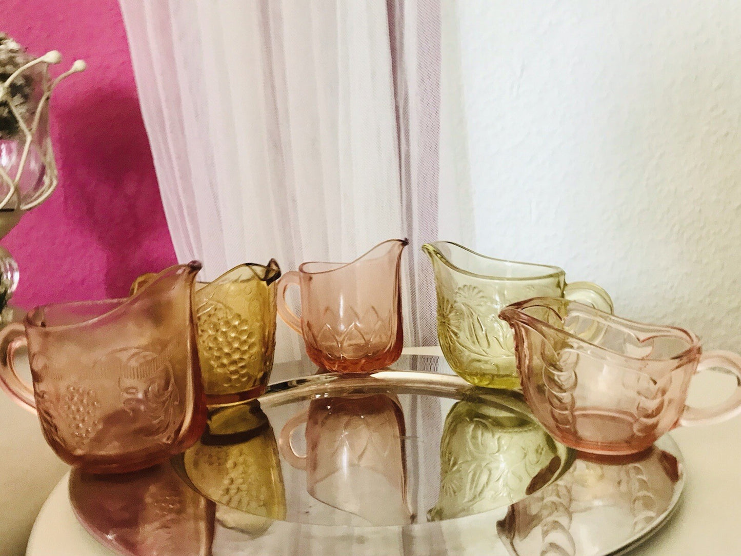 Antik 5 Art Déco Pressglas Sahnegießer Milchkännchen Kännchen Glas gelb rosa