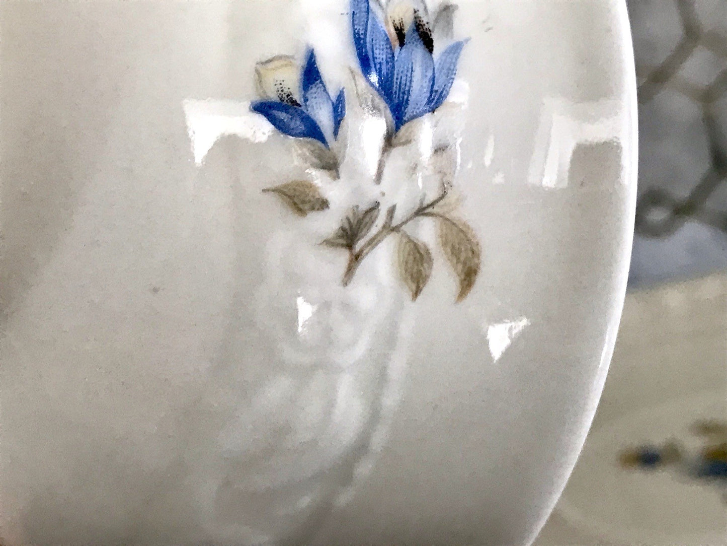 Antik Art Déco Porzellan 1 Kaffee-Gedeck Sammeltasse Distel? Motiv elfenbein