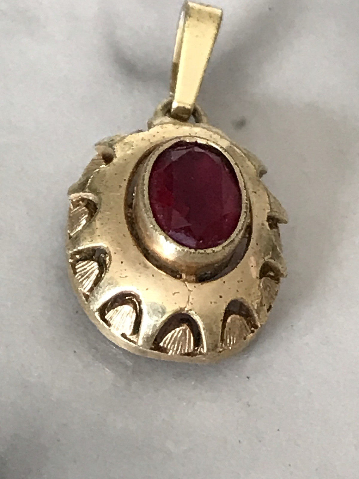 Vintage Anhänger rubin roter Stein Amerik. Doublè vergoldet