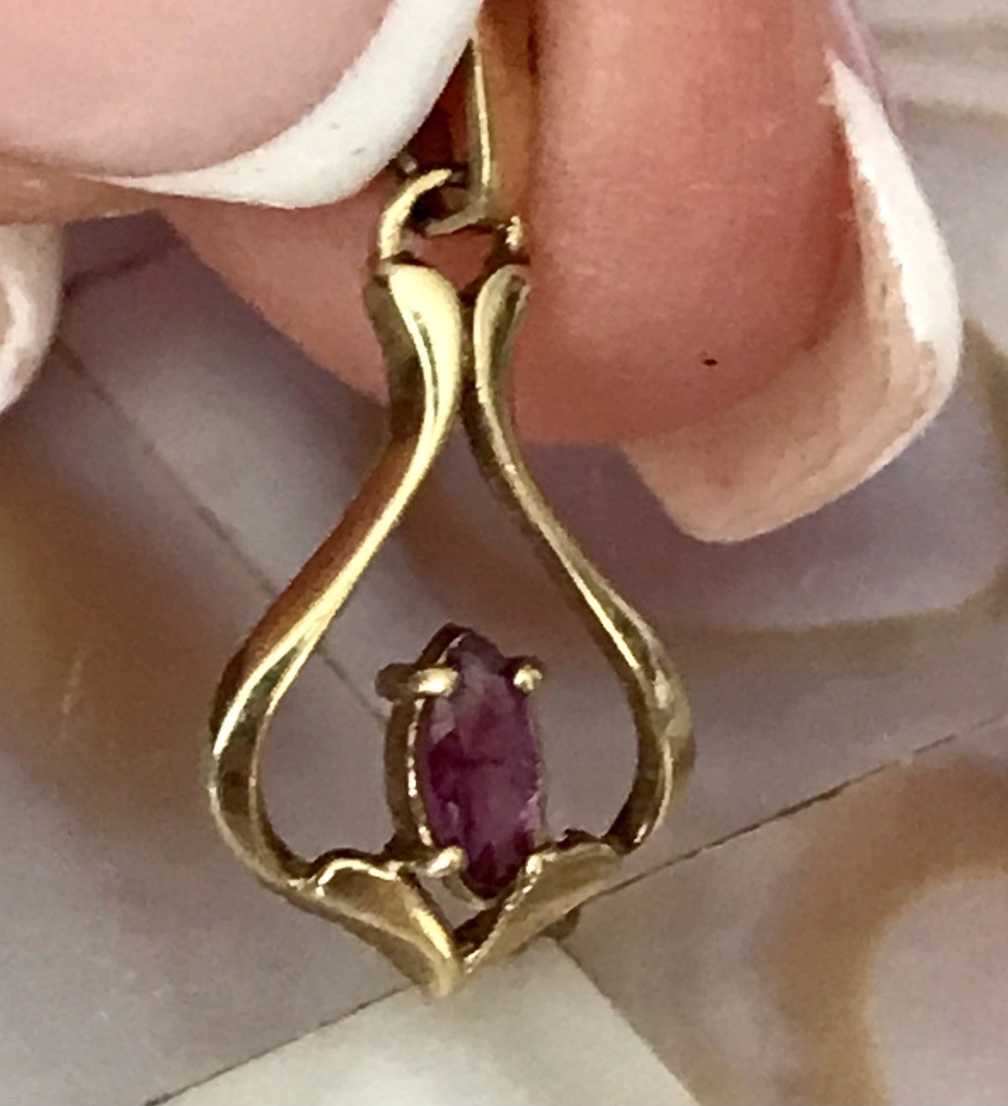 Vintage Designer kleiner Anhänger lila Stein Amethyst? Amerik. Doublè vergoldet