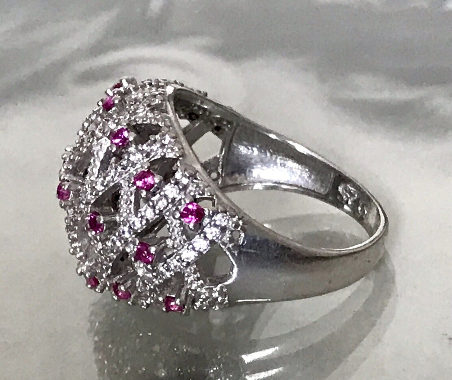 Elegant Wunderschöner DAMEN RING Silber 925 Gr.55 17,5 Rubine?