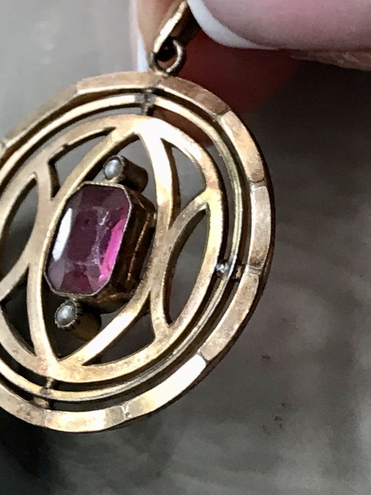 Antik purer Jugendstil Kettenanhänger Anhänger vergoldet rubinroter Stein