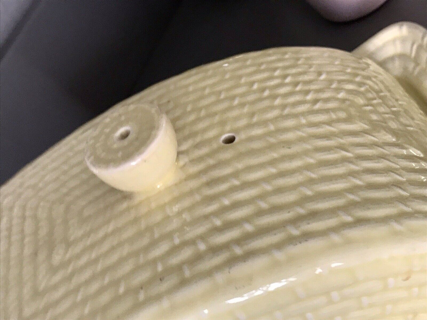 Antik Max Rösler Keramik Art Déco Käseglocke Butterglocke gelb Korbrelief