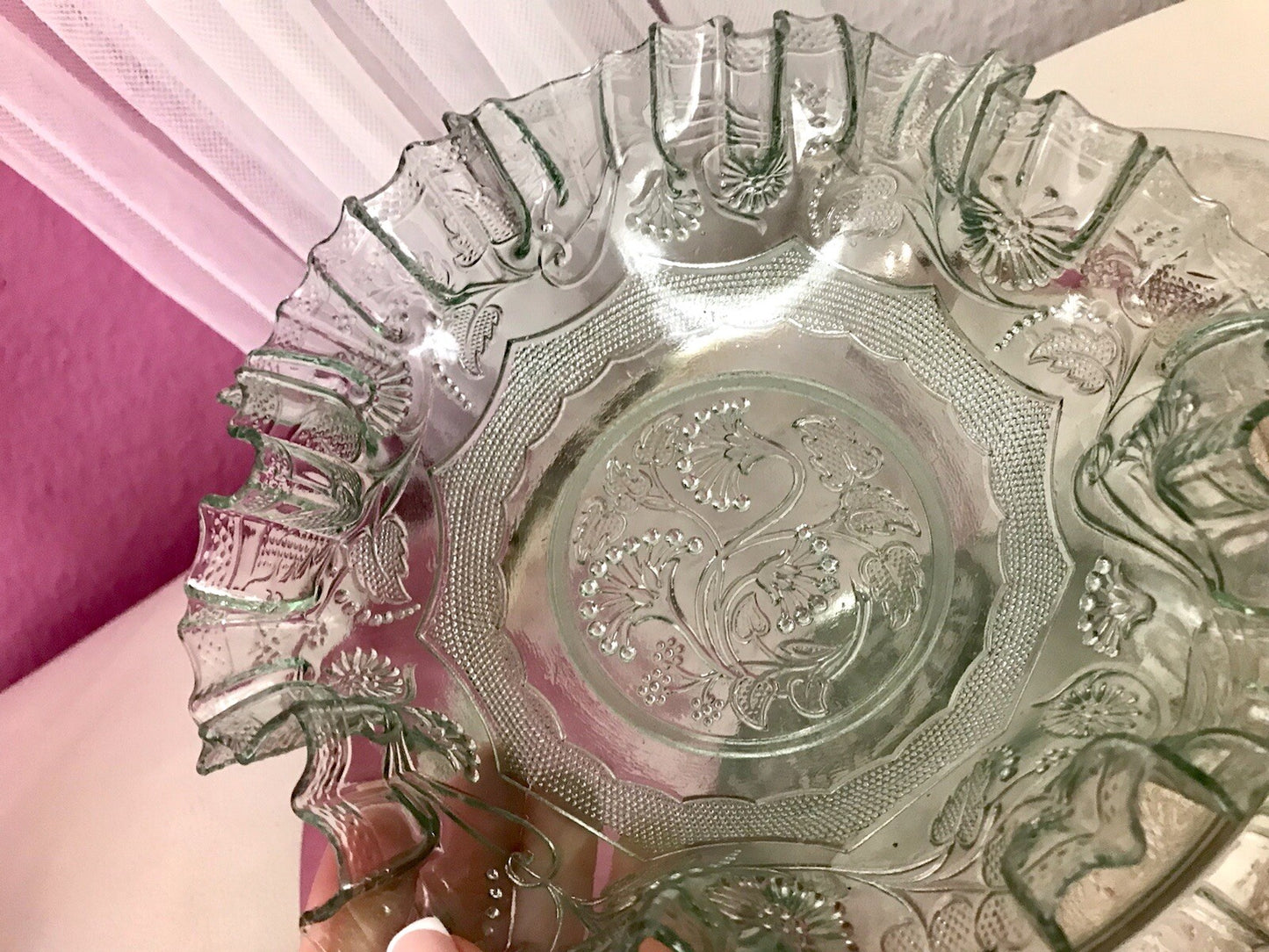 Antik Jugendstil gewellter Serviettenrand Pressglas Schale Glas so schön! grün