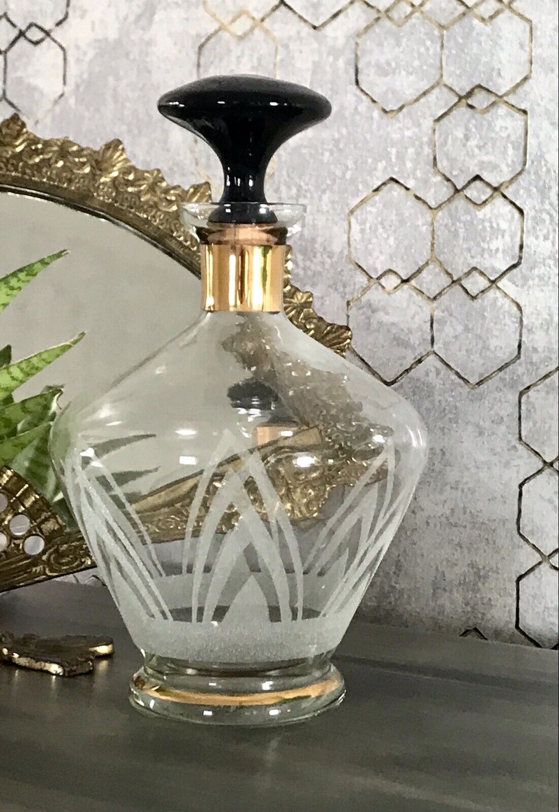 Antik Art Déco Likör Karaffe Glas schwarzer Stopfen Kröselaufschmelzungen