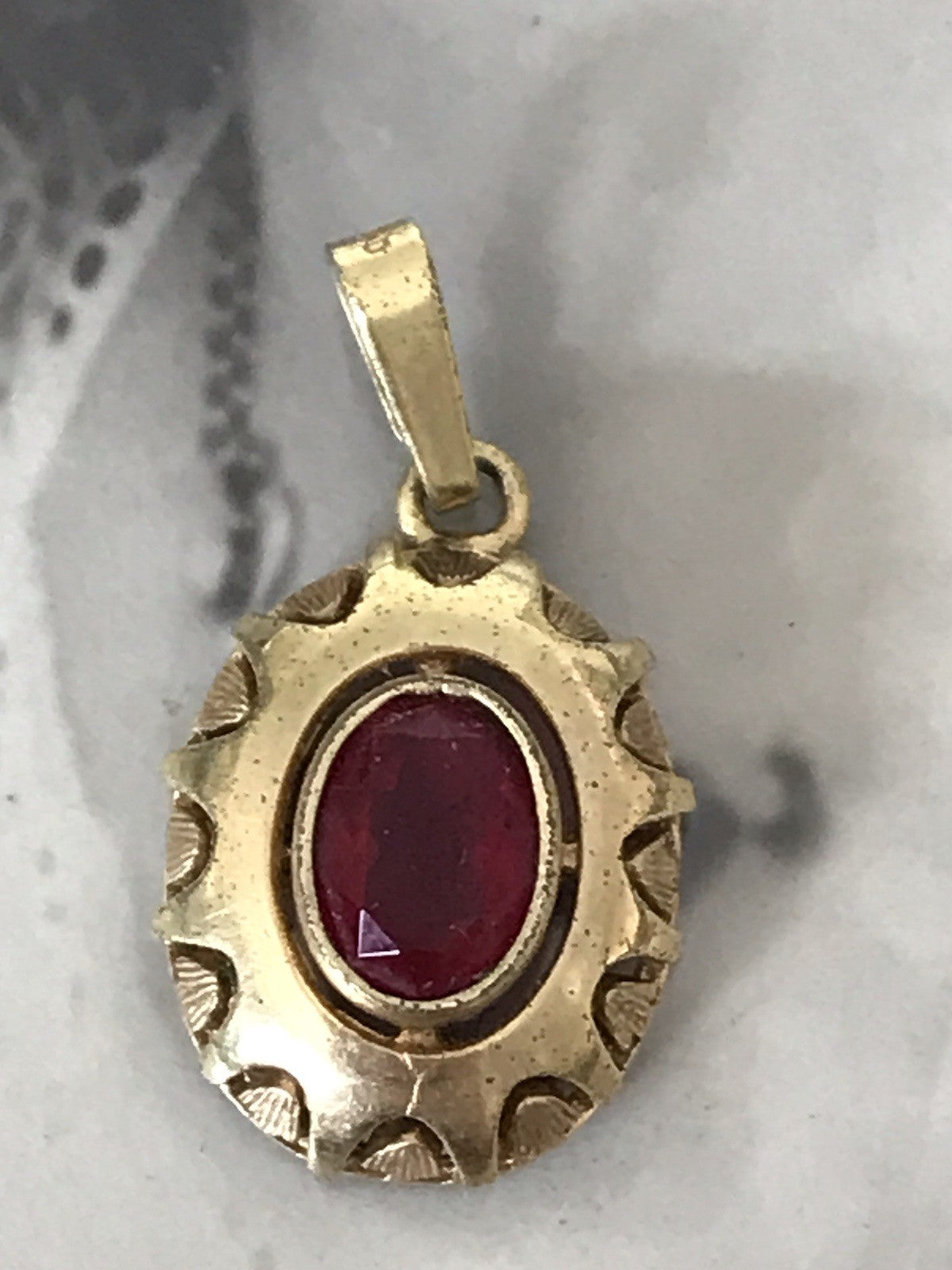 Vintage Anhänger rubin roter Stein Amerik. Doublè vergoldet