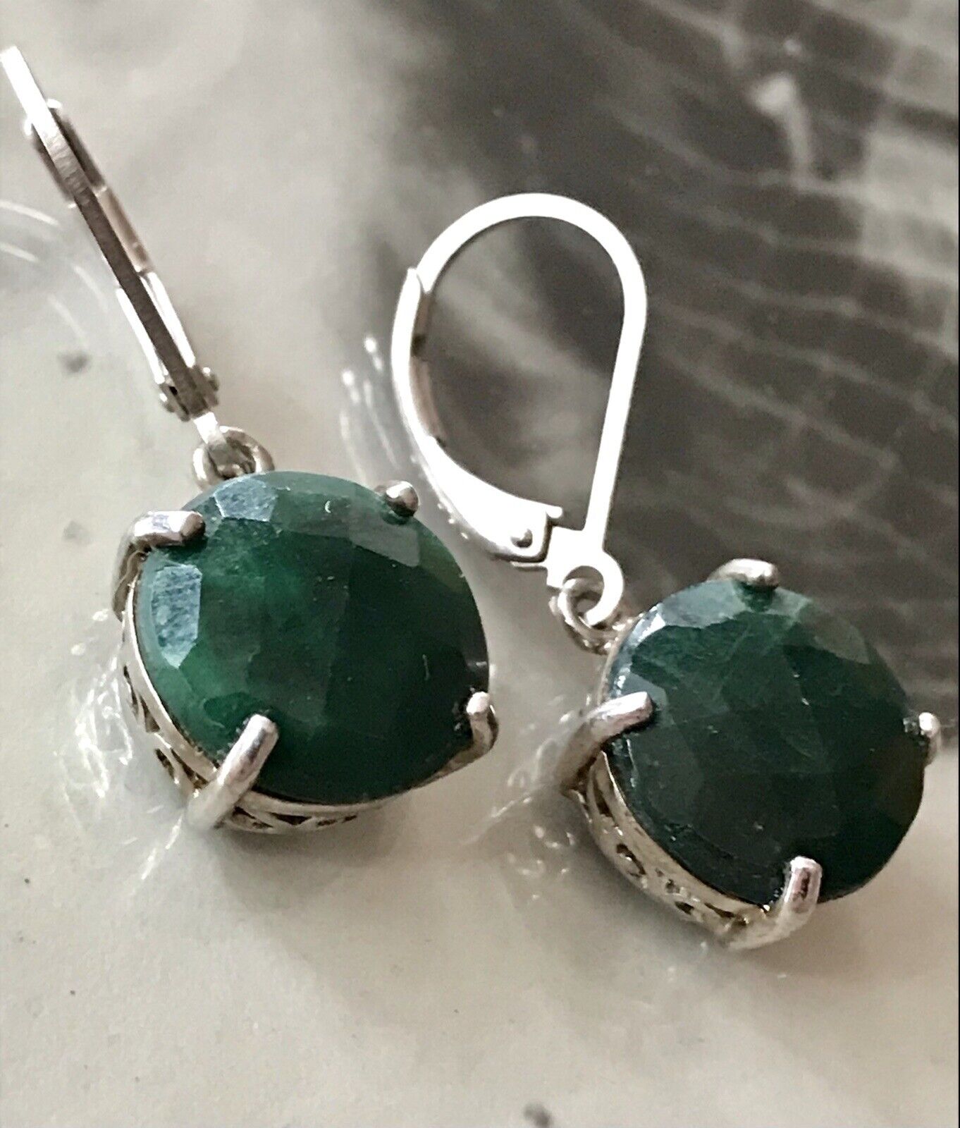 Alt Vintage Ohrringe Ohrhänger DAMEN Silber grüner Stein Onyx?
