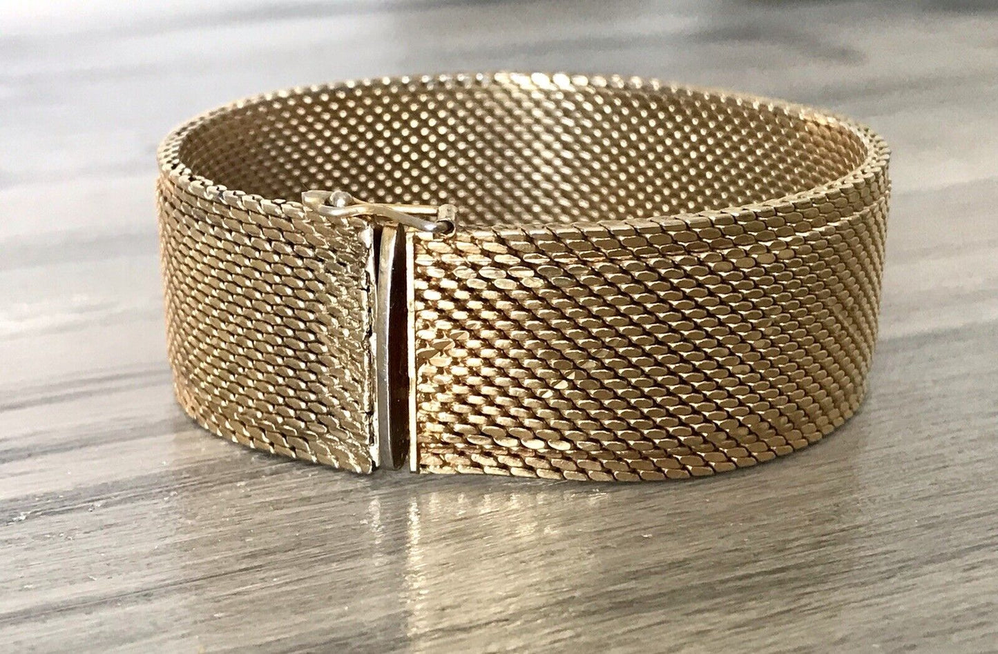 Vintage wunderschönes breites Teppicharmband Armband vergoldet