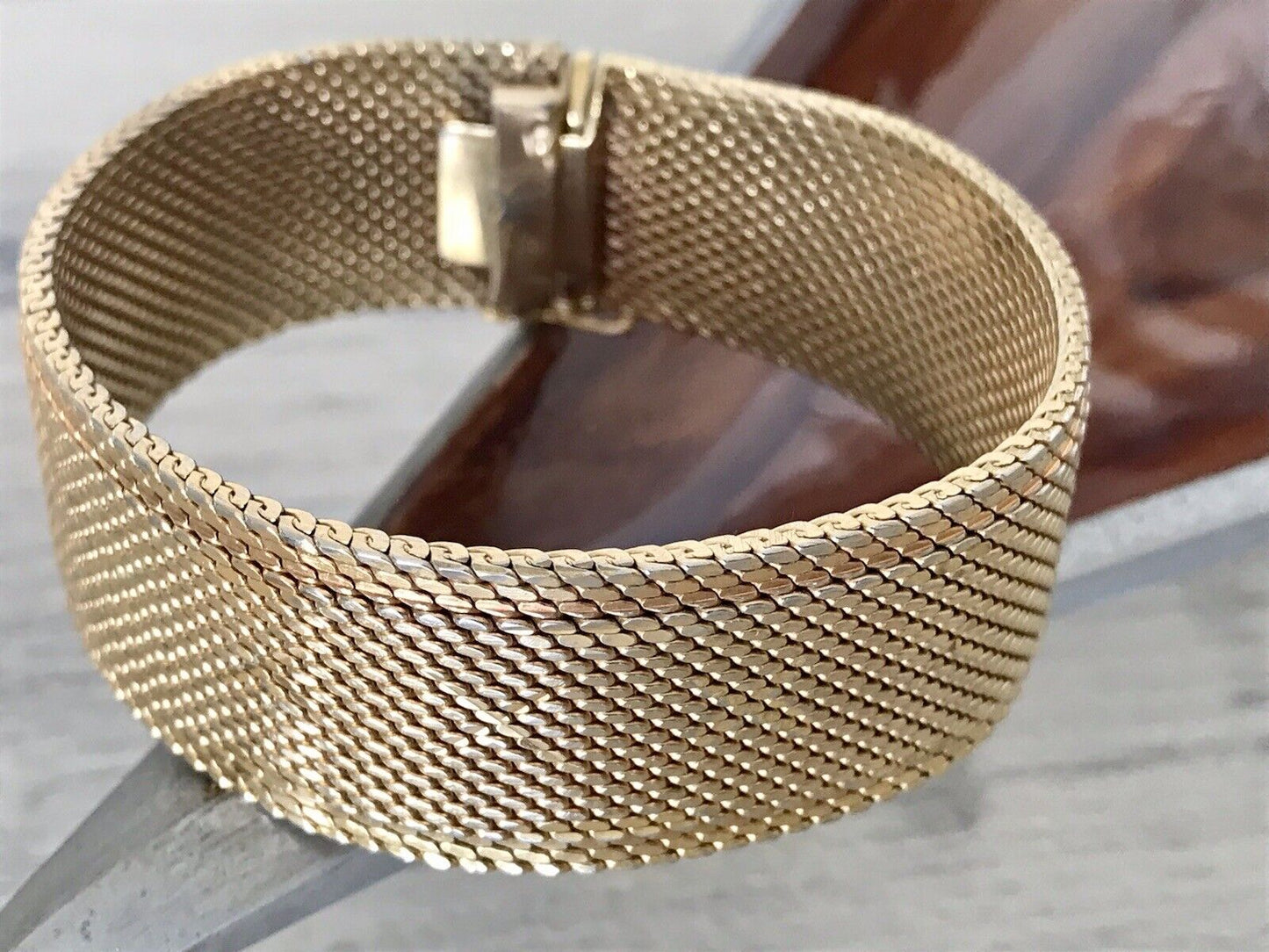 Vintage wunderschönes breites Teppicharmband Armband vergoldet
