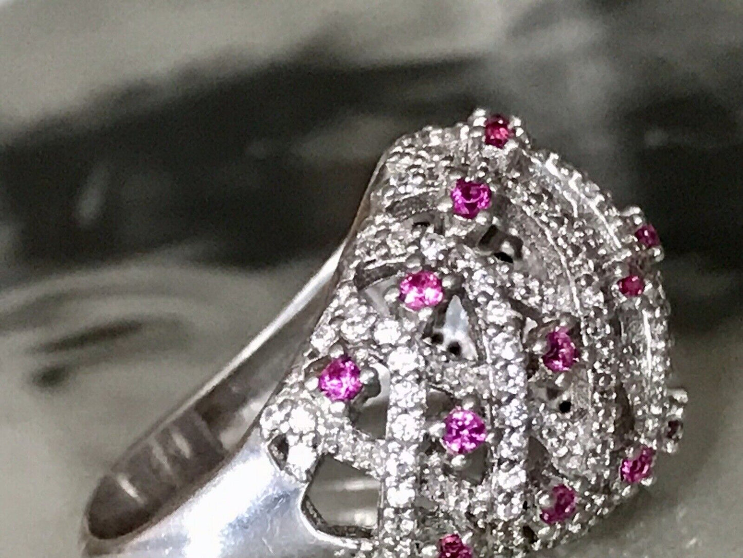 Elegant Wunderschöner DAMEN RING Silber 925 Gr.55 17,5 Rubine?