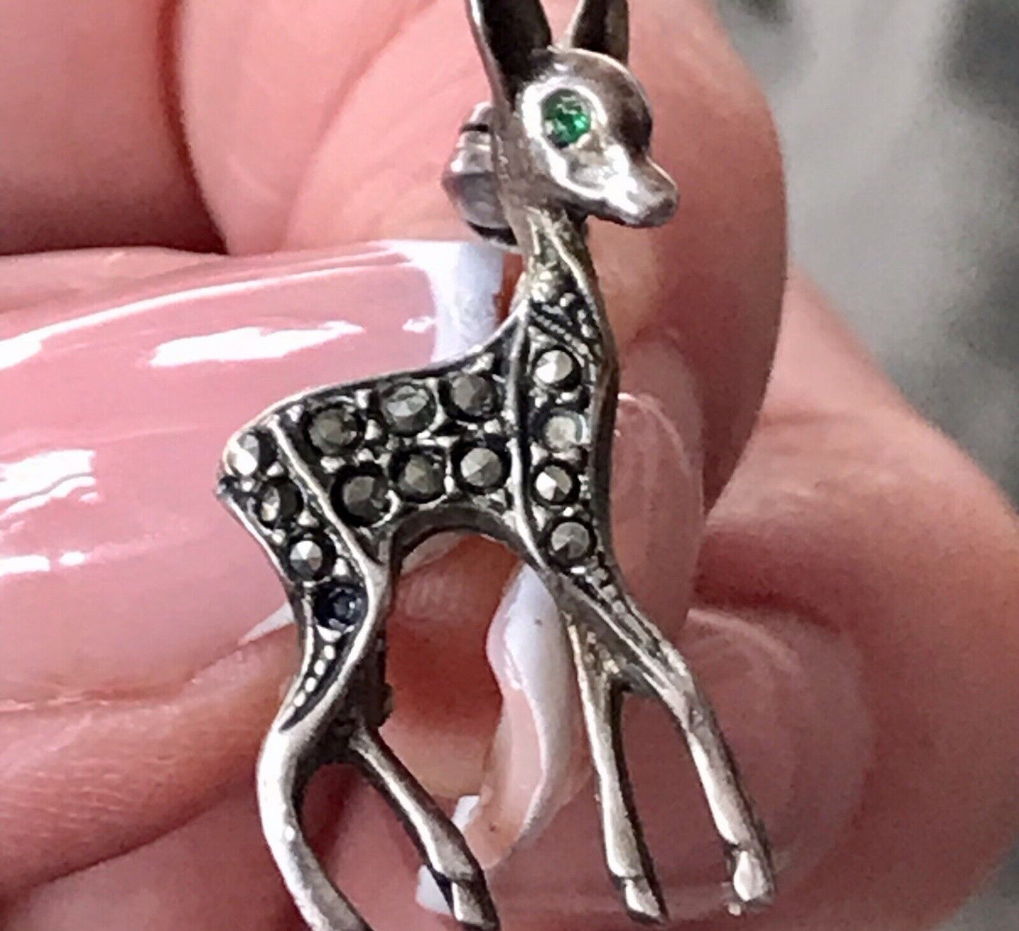 Antik Art Déco Edel Brosche Silber 835 Markasite Rehkitz Grüne Augen