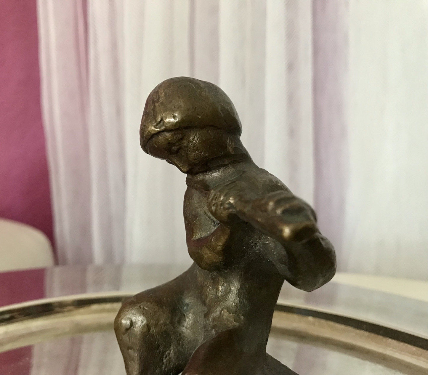 Vintage Bronze Figur Kind Junge Skulptur Fischedick Junge mit Flöte auf der Bank