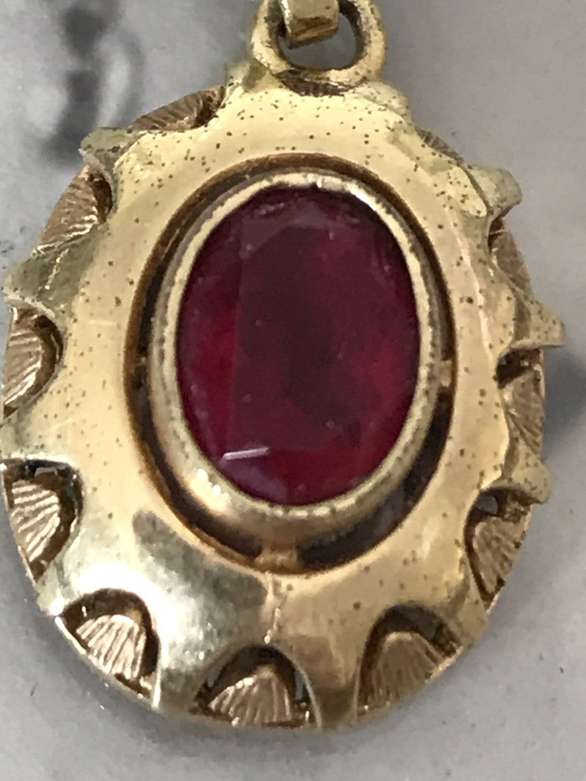 Vintage Anhänger rubin roter Stein Amerik. Doublè vergoldet