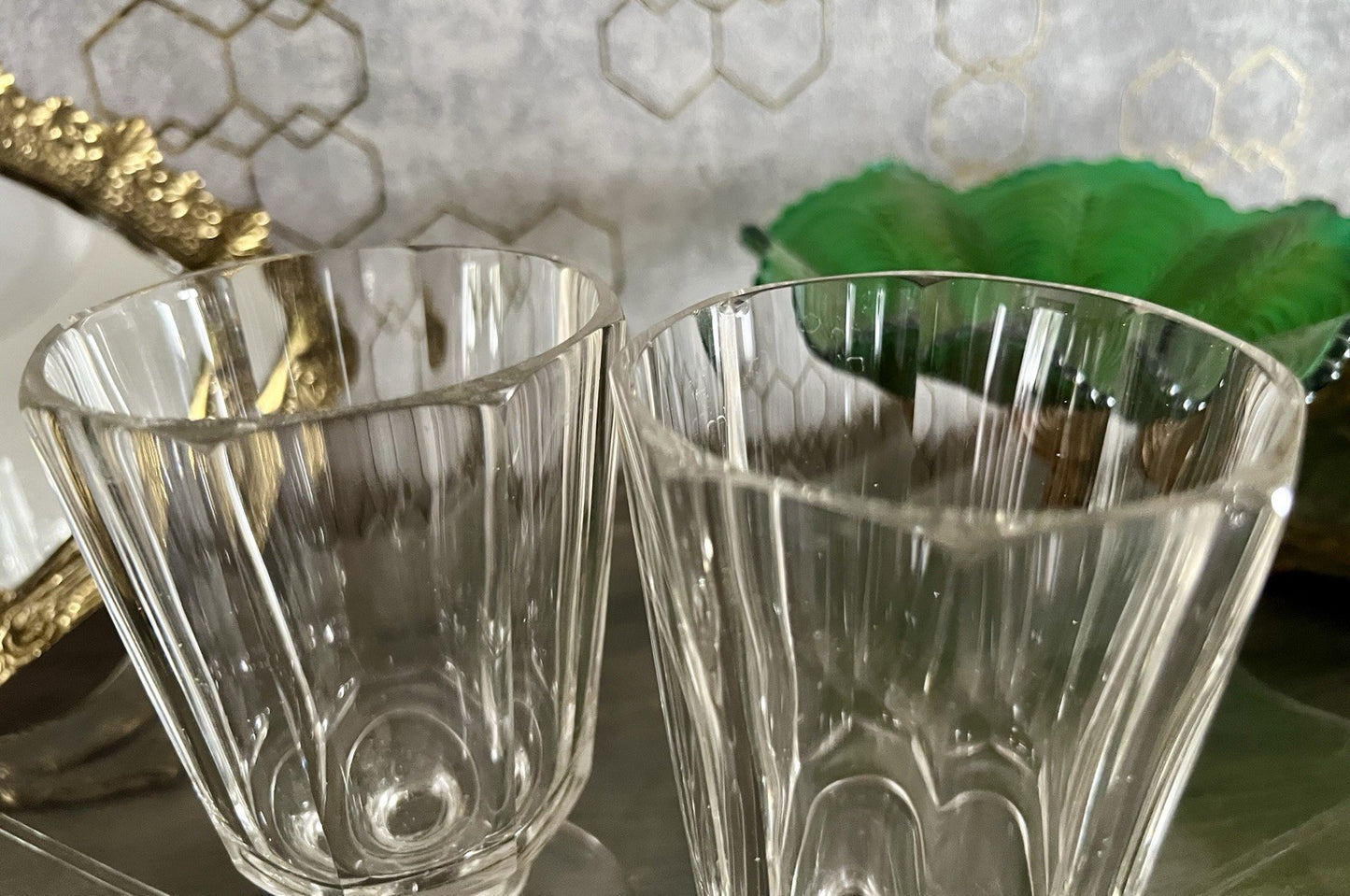 Antik 2 Biedermeier Weinbecher Edel oktagonal 8eckig Glas Weinkelch Schälschliff
