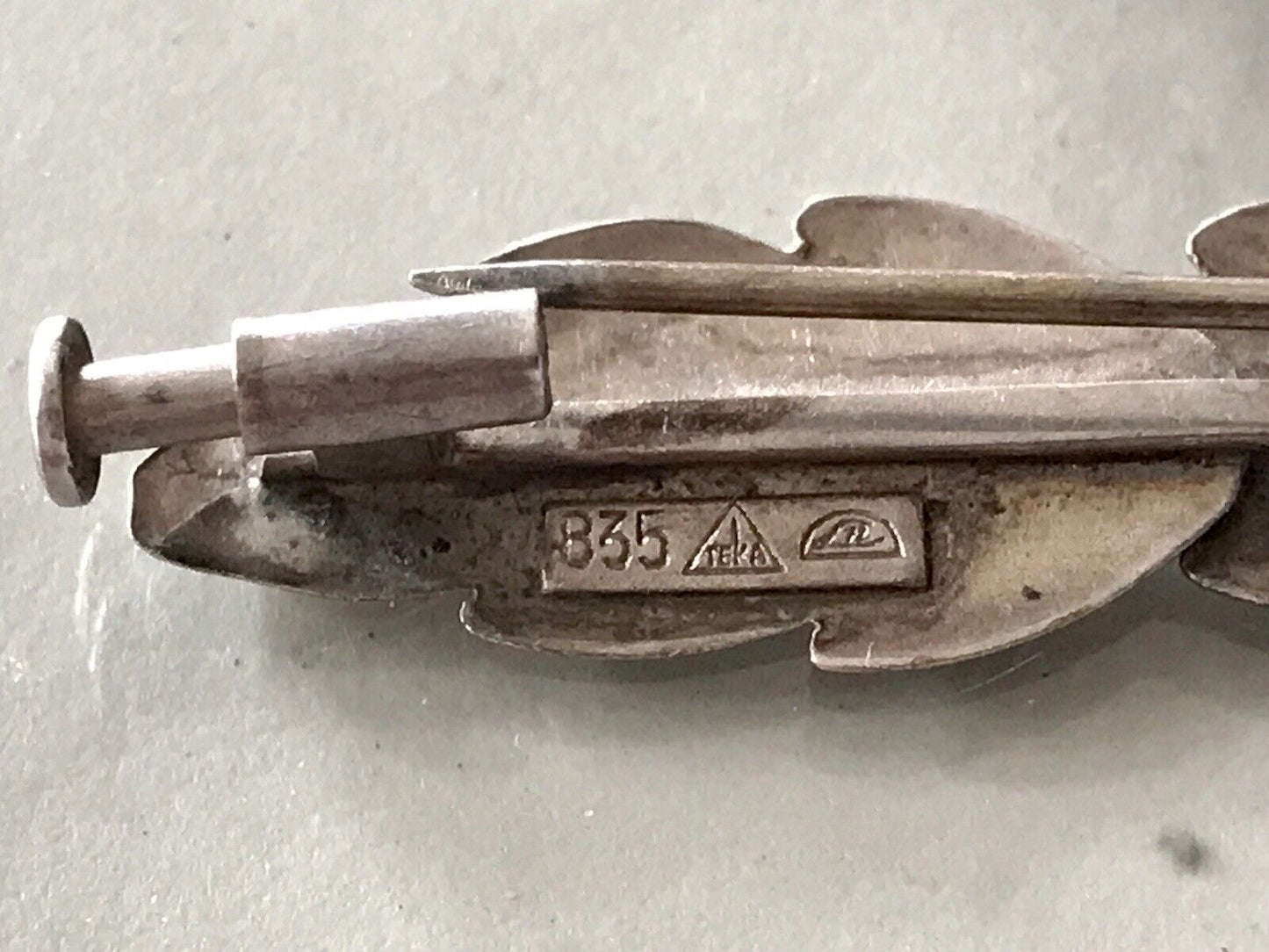 Antik TeKa Art Déco Edel Brosche Silber 835 3 Blätter Eichenblätter?