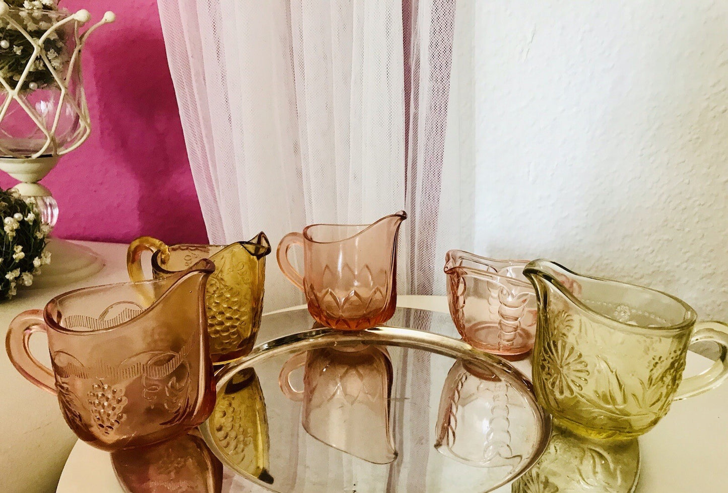Antik 5 Art Déco Pressglas Sahnegießer Milchkännchen Kännchen Glas gelb rosa