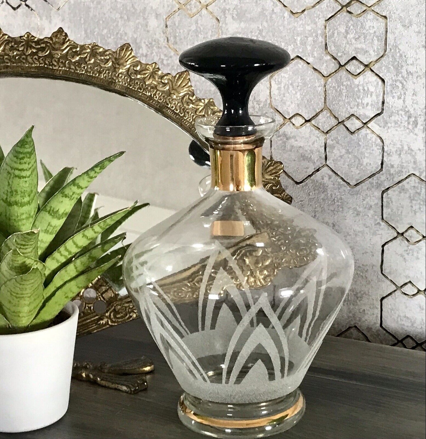 Antik Art Déco Likör Karaffe Glas schwarzer Stopfen Kröselaufschmelzungen