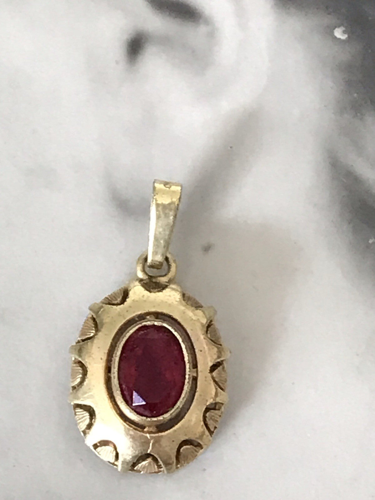 Vintage Anhänger rubin roter Stein Amerik. Doublè vergoldet