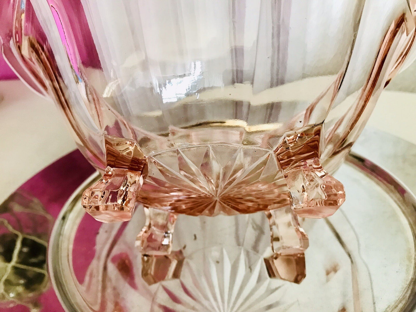 Antik Art Déco Schale Pressglas Rosalin rosa Glas Glasschale vierfüßig