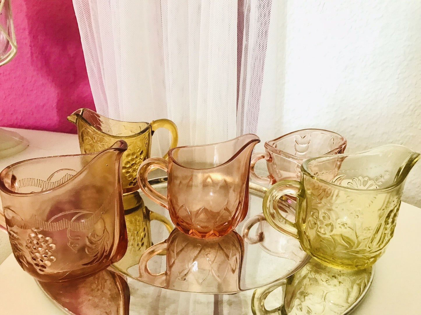 Antik 5 Art Déco Pressglas Sahnegießer Milchkännchen Kännchen Glas gelb rosa