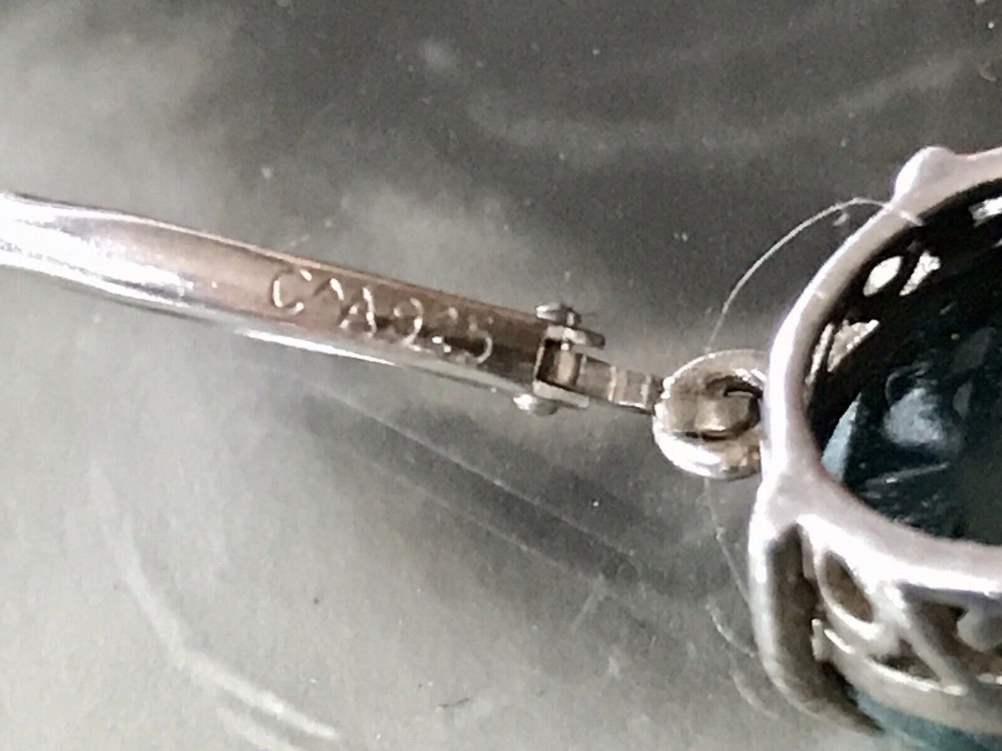Alt Vintage Ohrringe Ohrhänger DAMEN Silber grüner Stein Onyx?
