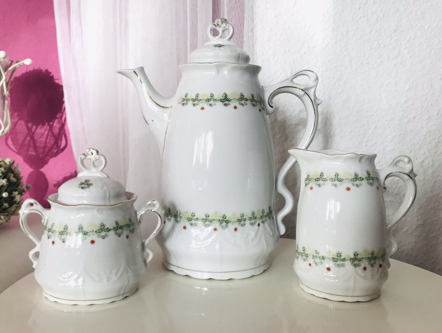 Antik Jugendstil Porzellan Kaffee Kernstück Kanne & Weihnachtsmotiv ! Ranken