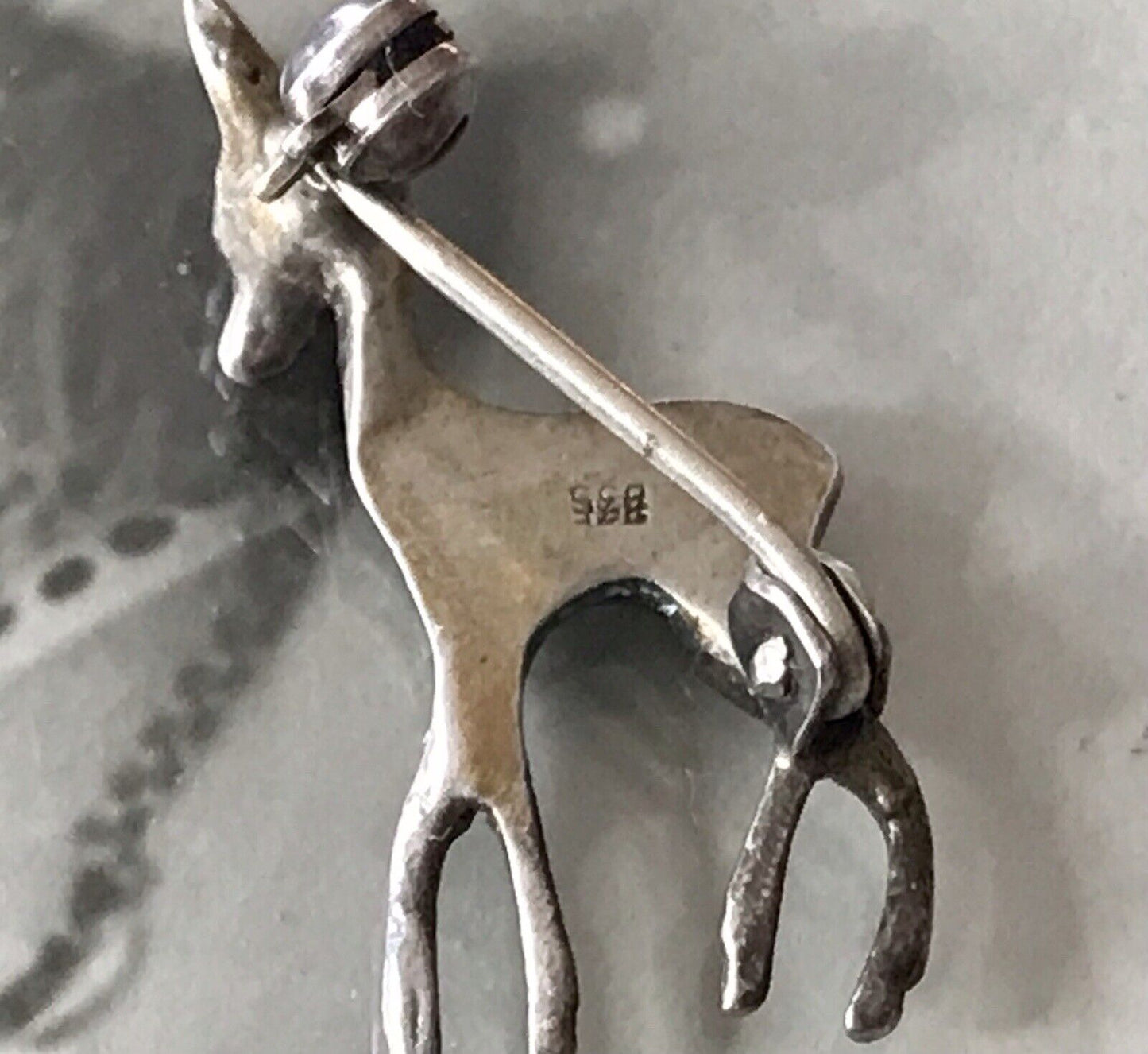 Antik Art Déco Edel Brosche Silber 835 Markasite Rehkitz Grüne Augen