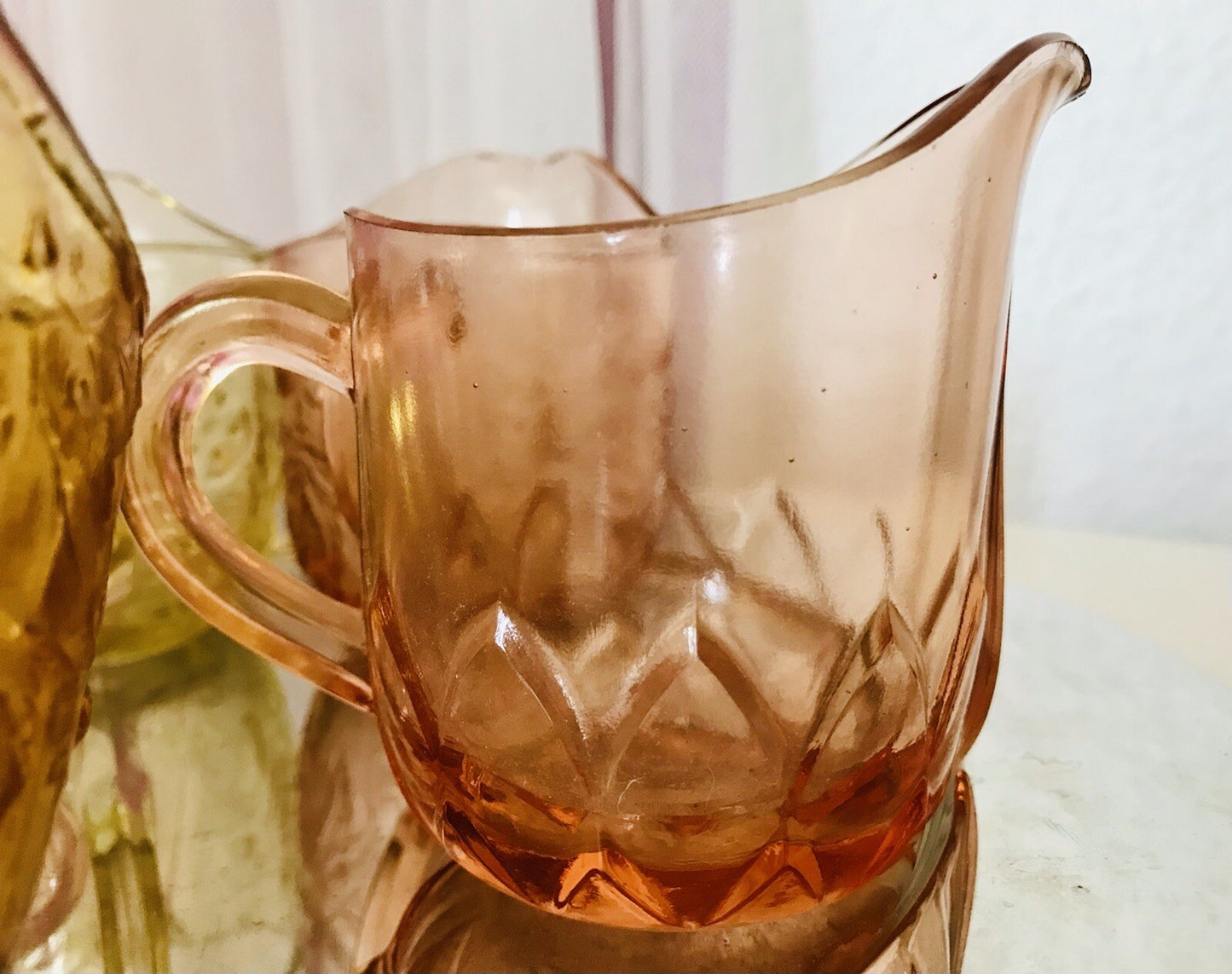 Antik 5 Art Déco Pressglas Sahnegießer Milchkännchen Kännchen Glas gelb rosa