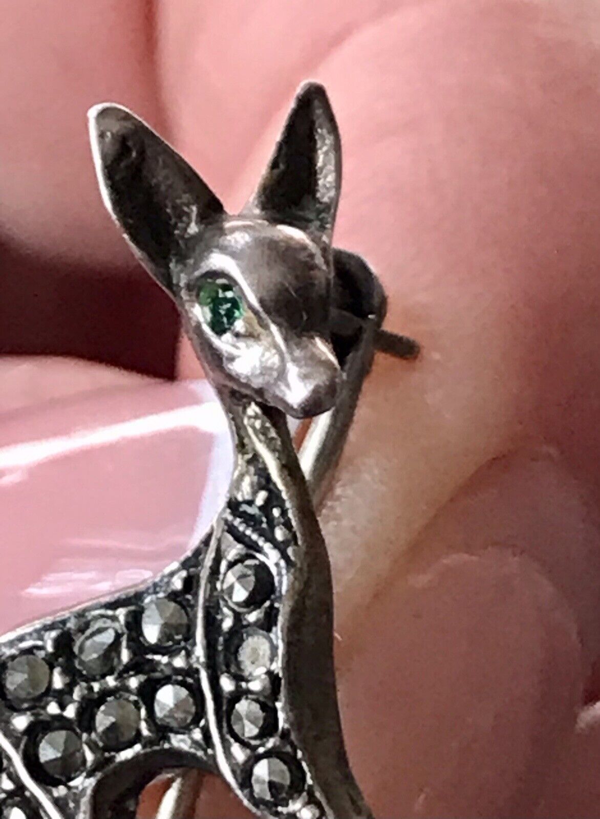 Antik Art Déco Edel Brosche Silber 835 Markasite Rehkitz Grüne Augen