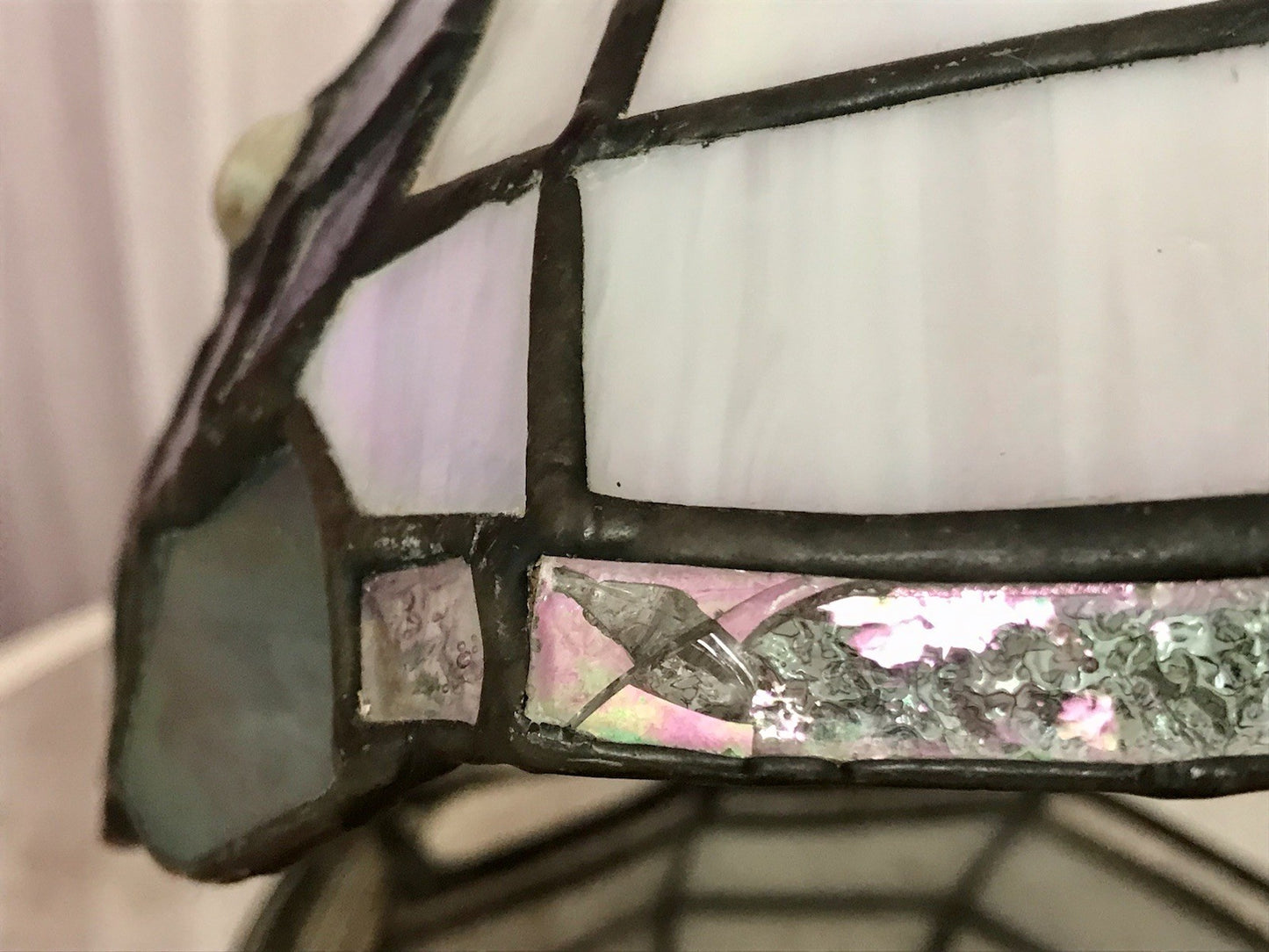 Antik? alt Glasschirm Lampenschirm Tiffany-Technik irisierendes Glas 2 Blumen