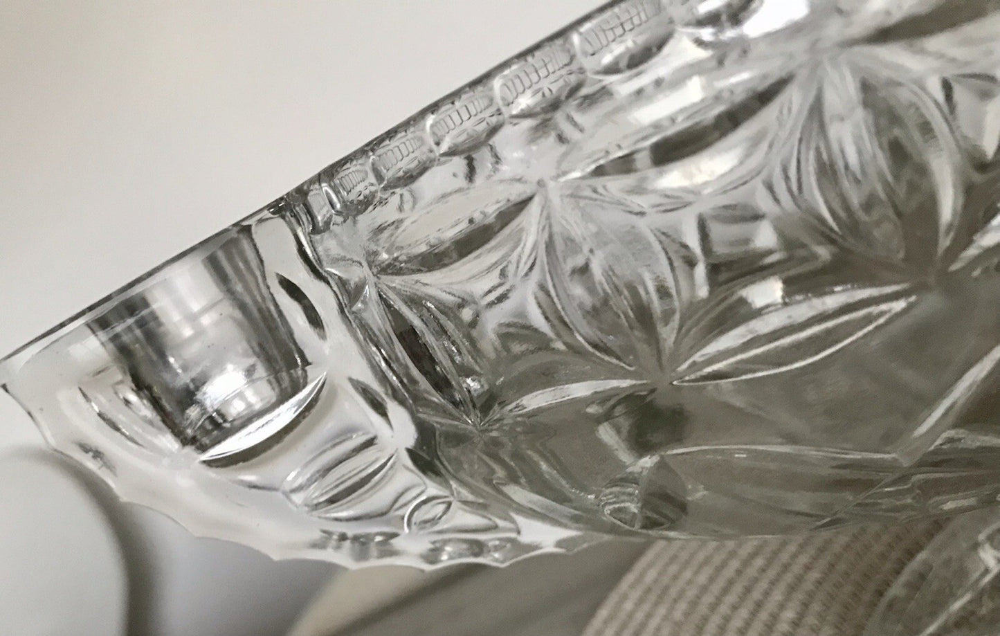 Antik Art Déco Pressglas Glas Schale Fußschale Tafelaufsatz England Jardiniere
