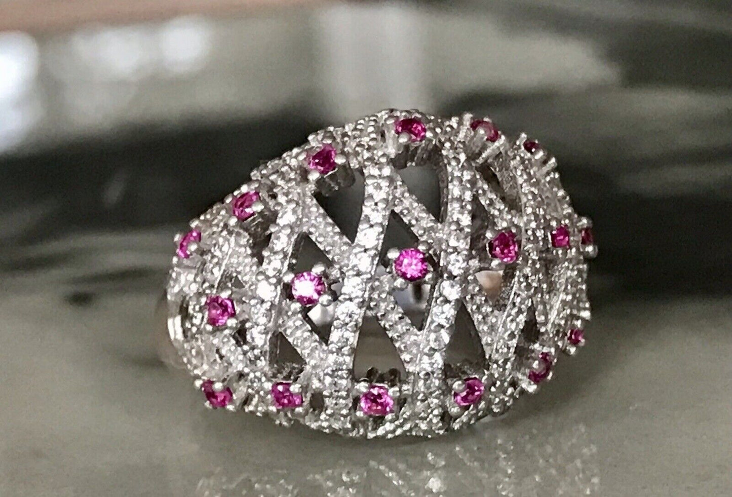 Elegant Wunderschöner DAMEN RING Silber 925 Gr.55 17,5 Rubine?