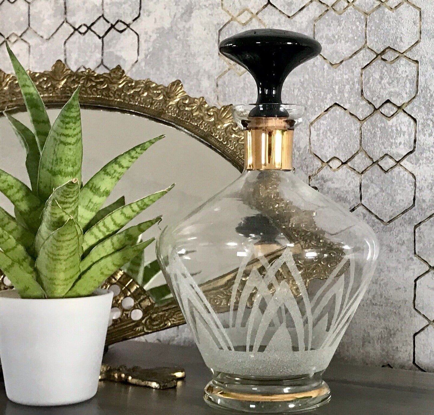 Antik Art Déco Likör Karaffe Glas schwarzer Stopfen Kröselaufschmelzungen