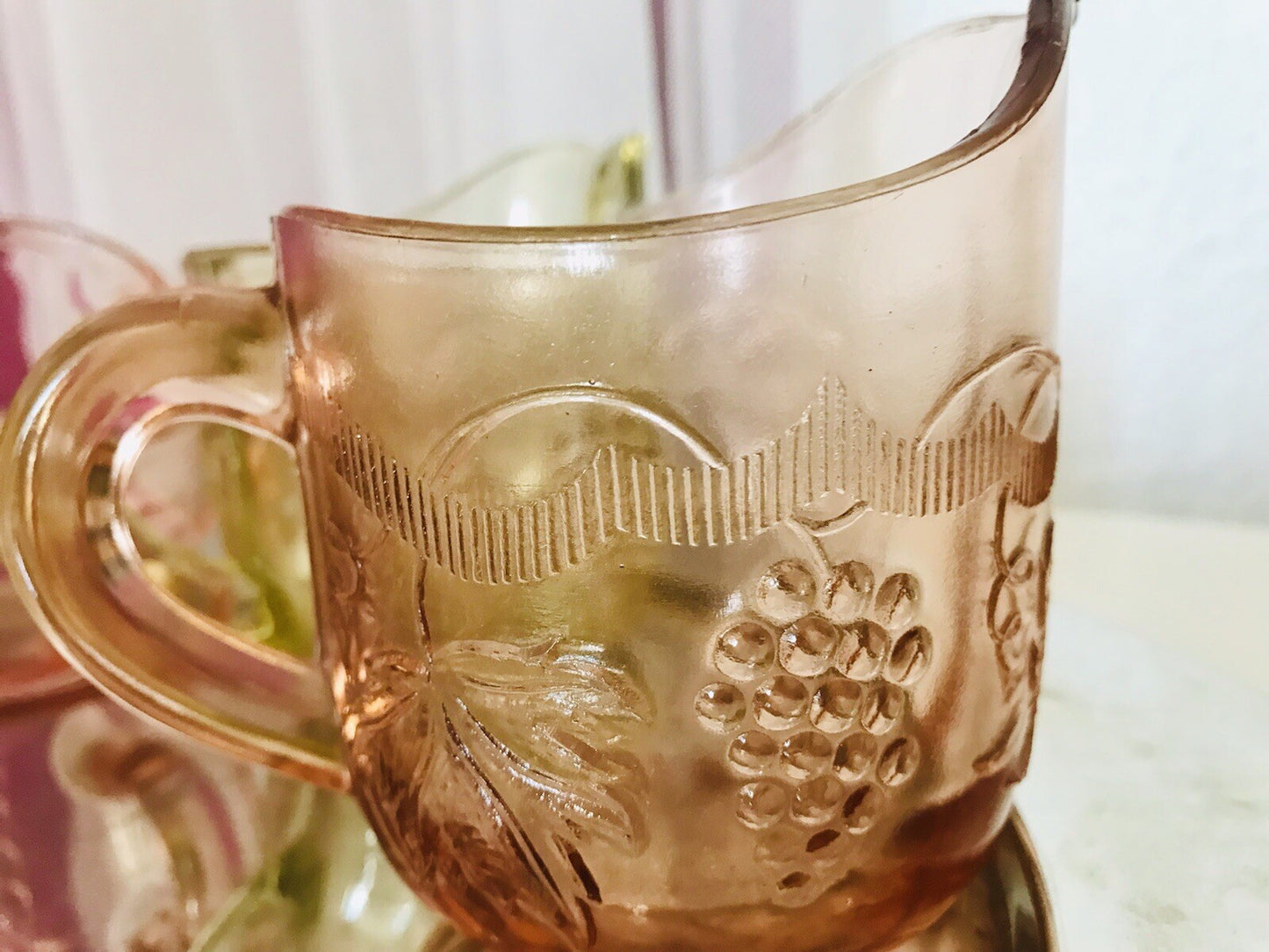 Antik 5 Art Déco Pressglas Sahnegießer Milchkännchen Kännchen Glas gelb rosa