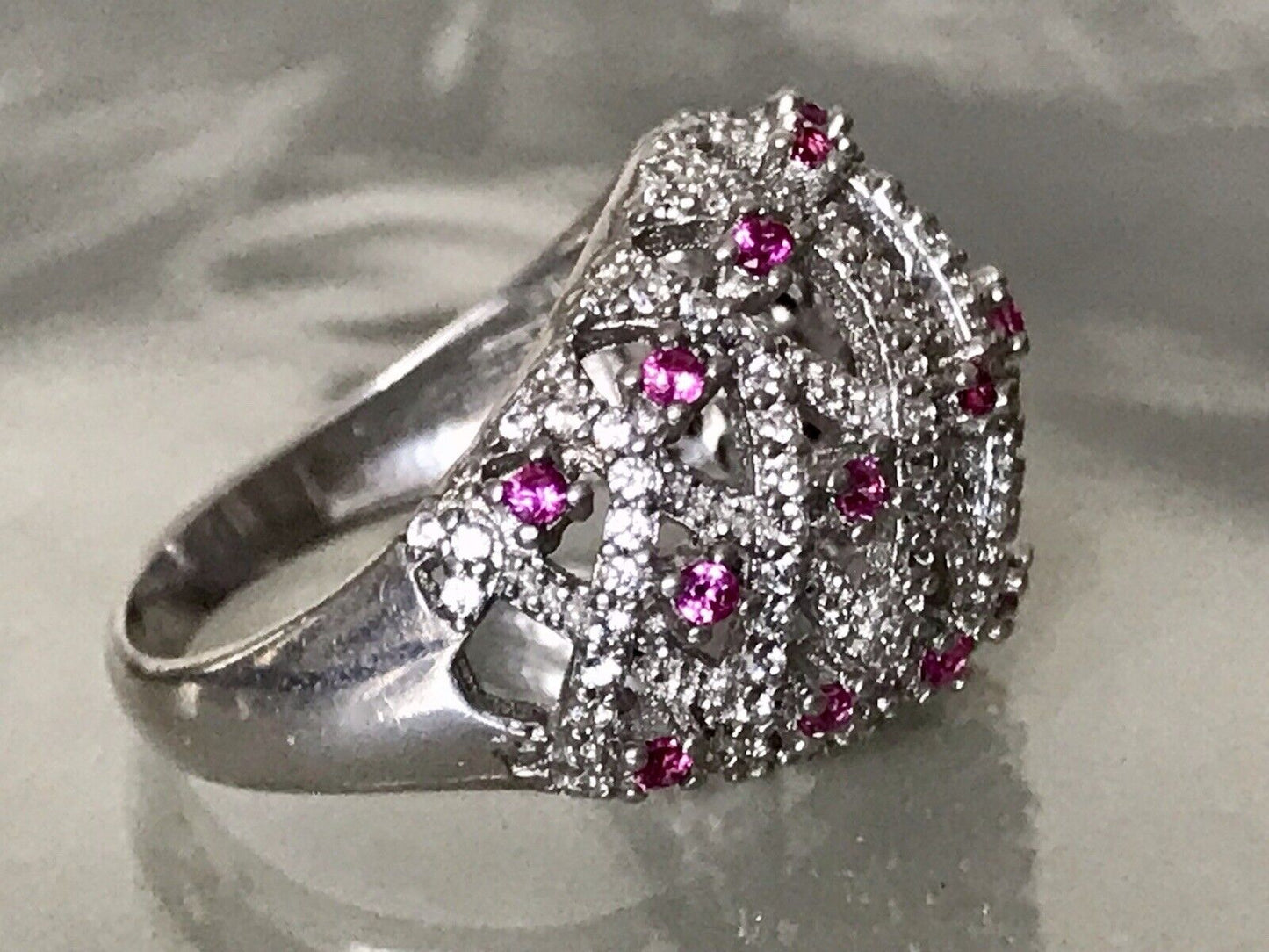 Elegant Wunderschöner DAMEN RING Silber 925 Gr.55 17,5 Rubine?